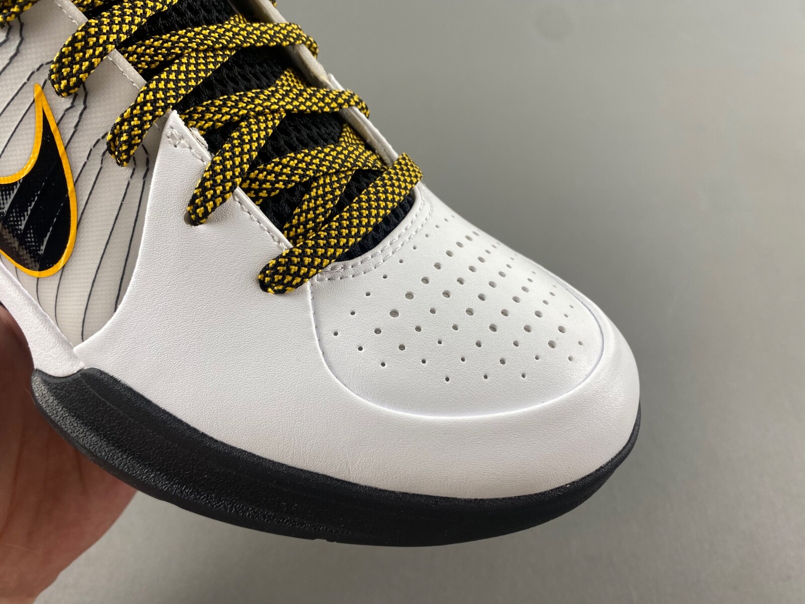 Zoom Kobe 4 Protro Del Sol 2019 – AV6339-101
