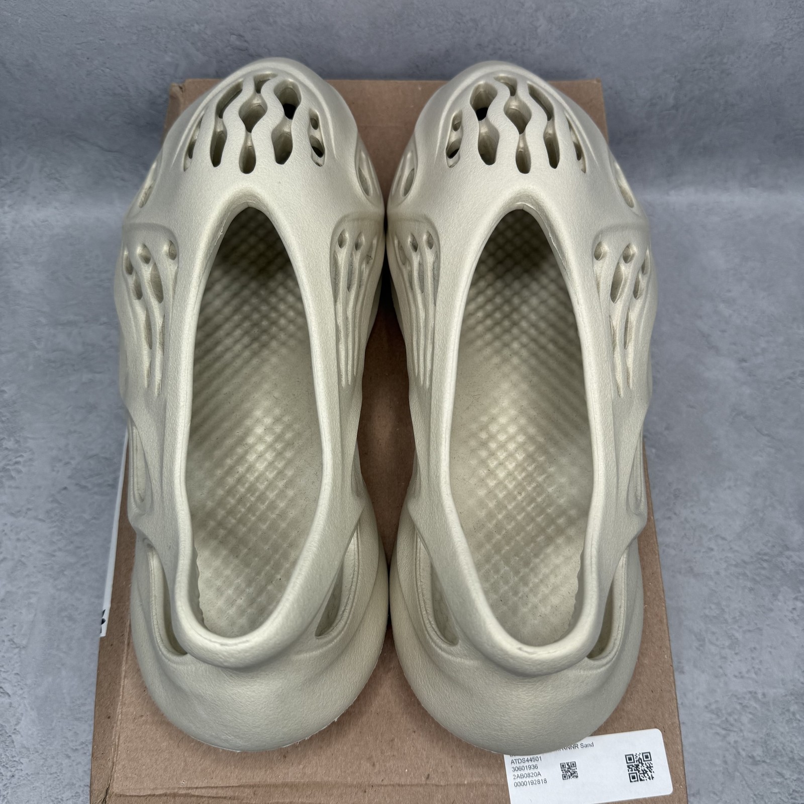 13M/14.5Wadidas Yeezy Foam RNNR Sand *pre-owned* SIZE 13FY4567Pre-Owned