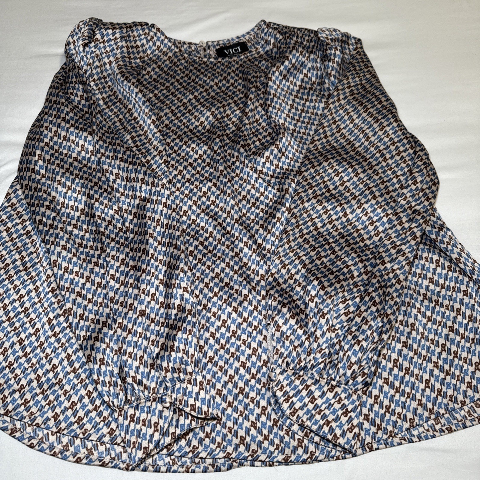 Vici Womens XS Long Sleeve Pleated Oversize Brown Blue & Beige Print Blouse NWOT