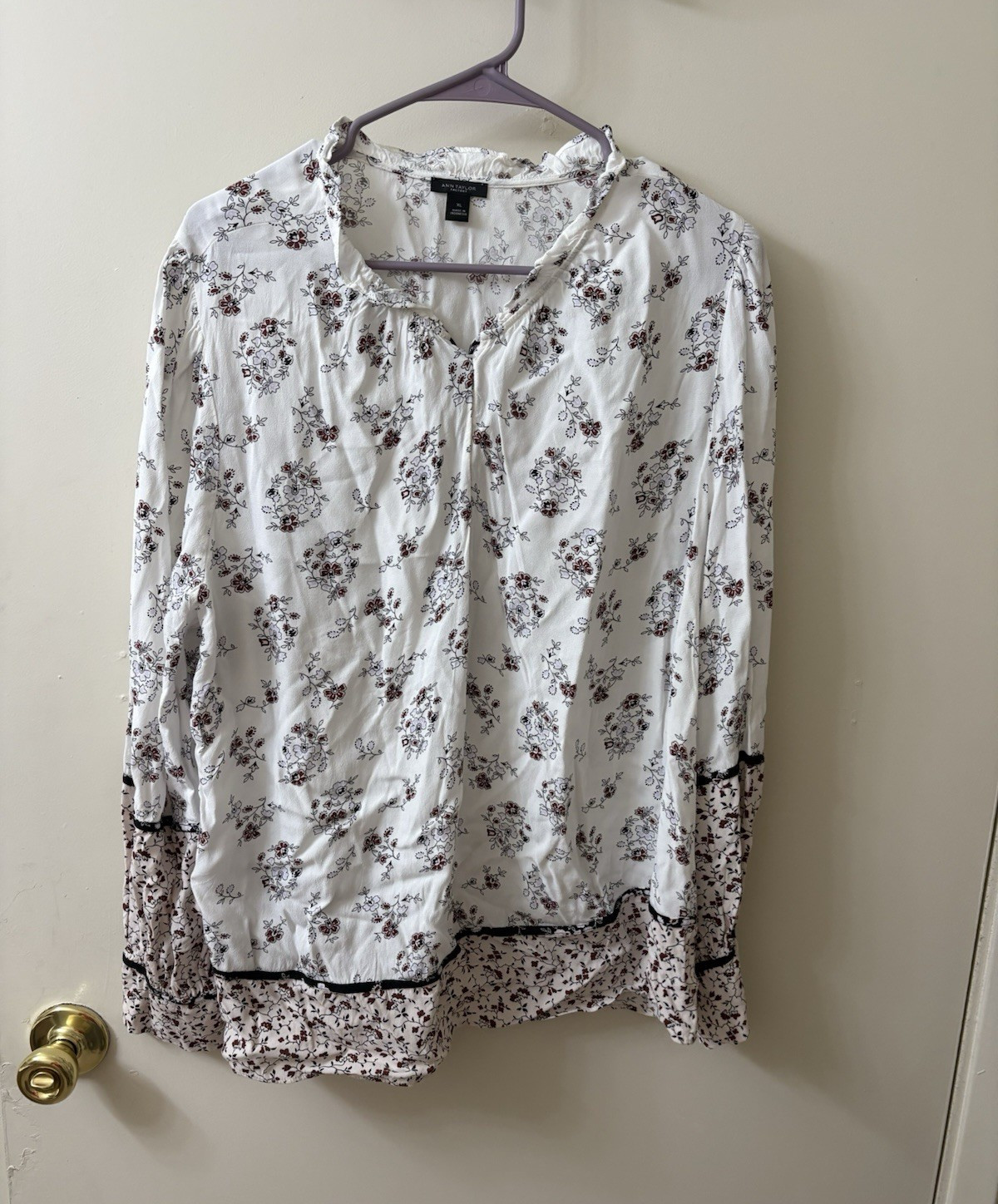 Ann Taylor Factory Women’s XL Floral V-Neck Long Sleeve Pullover Ruffle Blouse