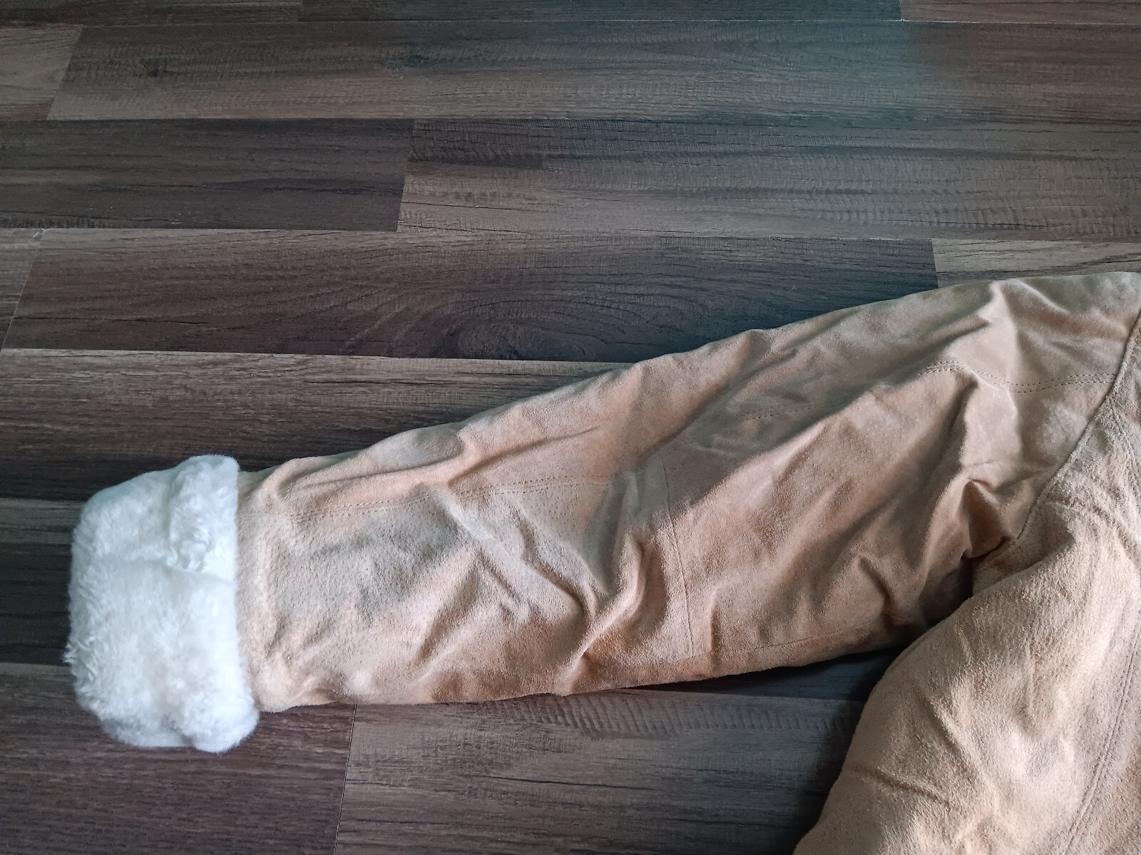 St John bay washable suede Leather Men’s size small beige faux fur lined jacket