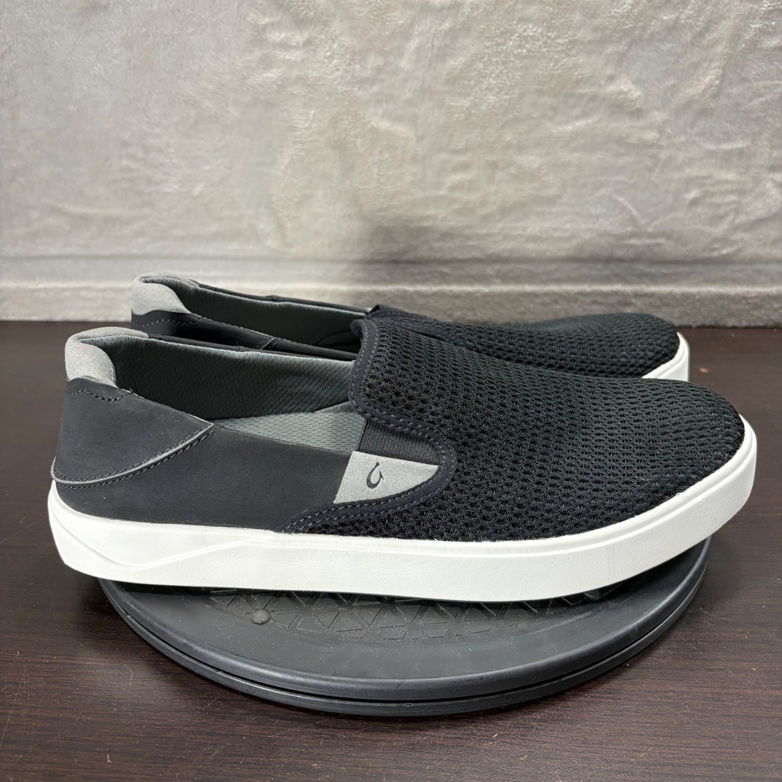 OluKai Lae’ahi Black Mesh Slip On Casual Sneakers Mens Size 10.5 EUC