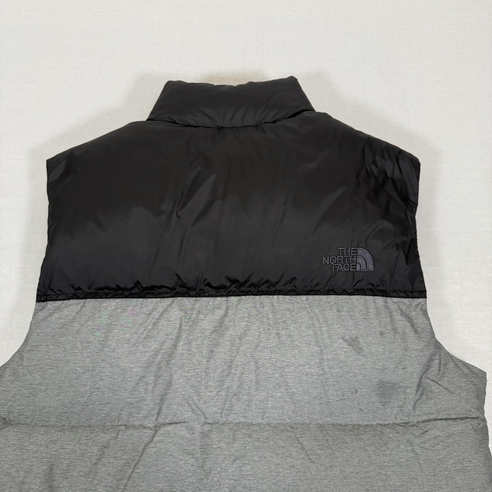 The North Face Vest Mens Small Gray 700 Fill Down Puffer Zip Up Outdoors NUPTSE