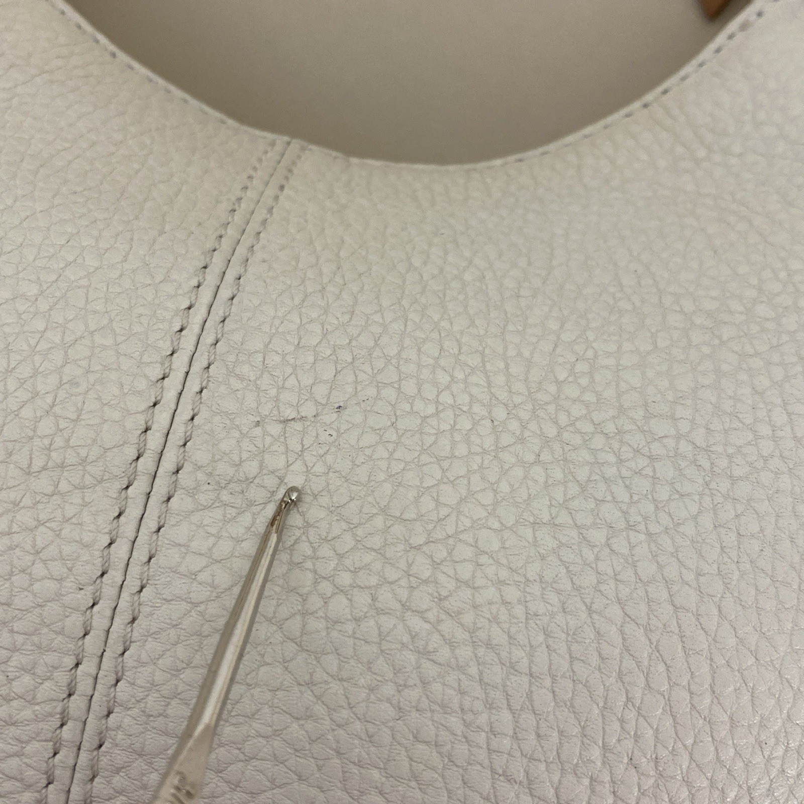 Vtg Dooney & Bourke Medium Hobo Bag Bone All Weather Leather Shoulder Handbag