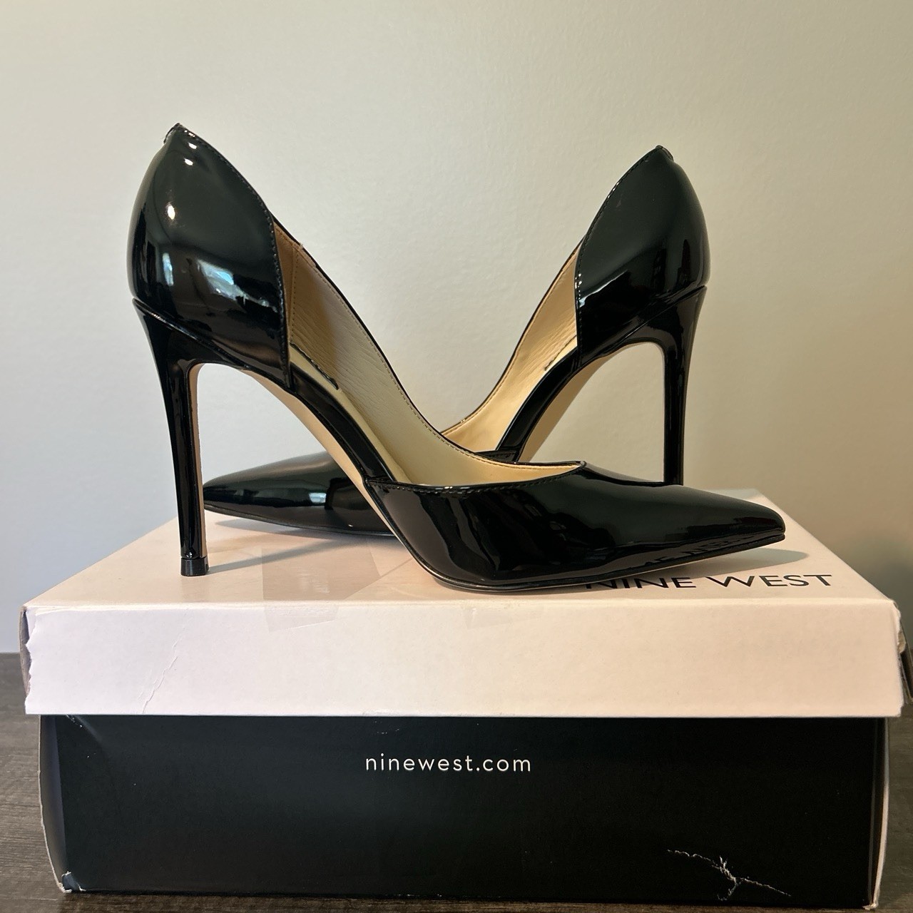 Nine West Black Patent Leather Pointed Toe Stiletto Pumps Slip On 6M