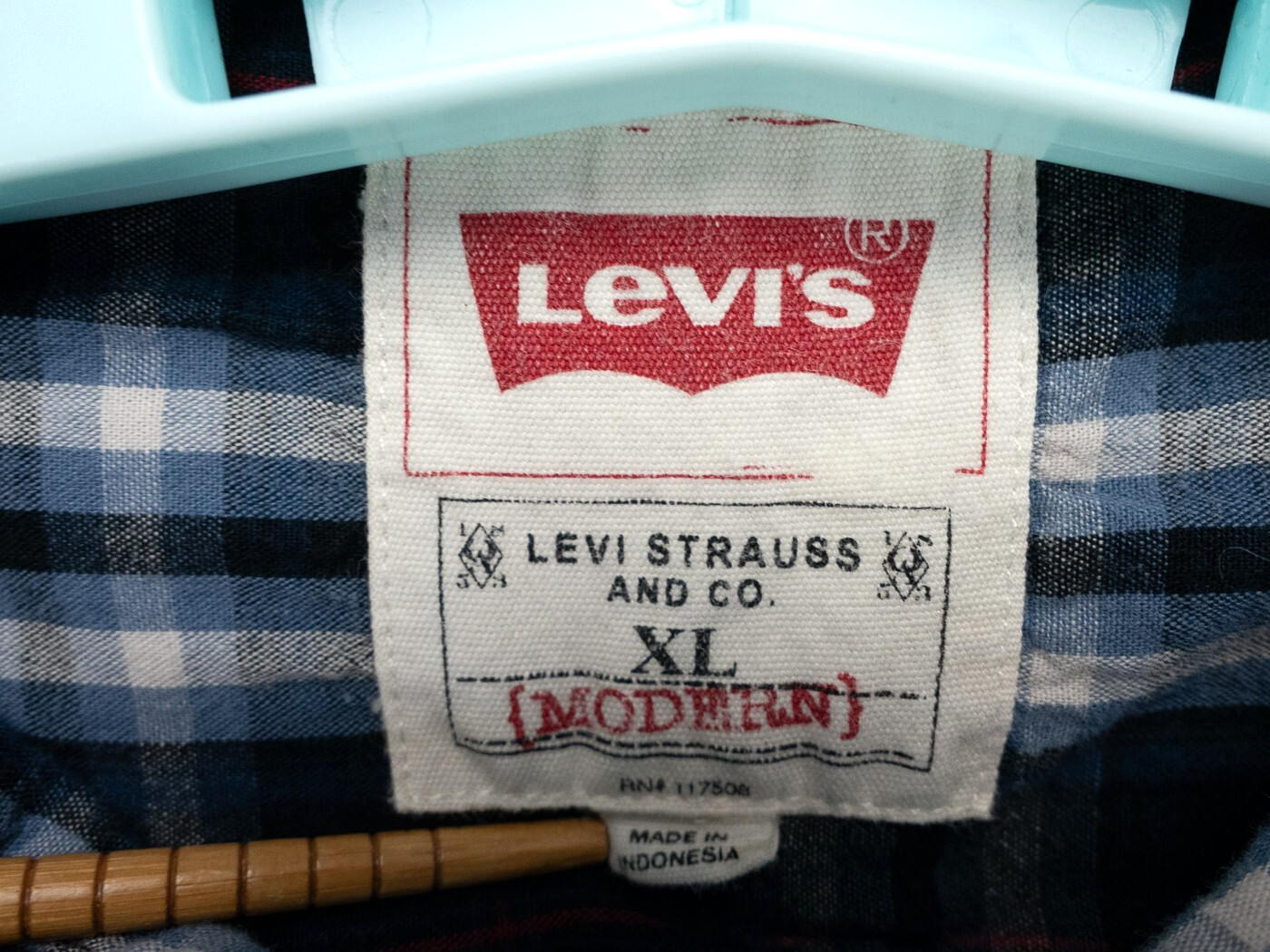 Levis Shirt Mens XL Blue Plaid Modern Fit Long Sleeve Pearl Snap Western Cowboy