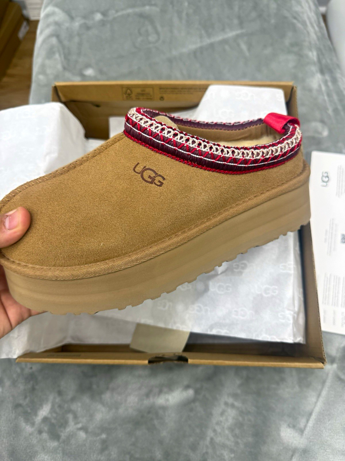 UGG Women’s Brown Suede Slip-On Slippers Red/White Trim Logo Round Toe 6