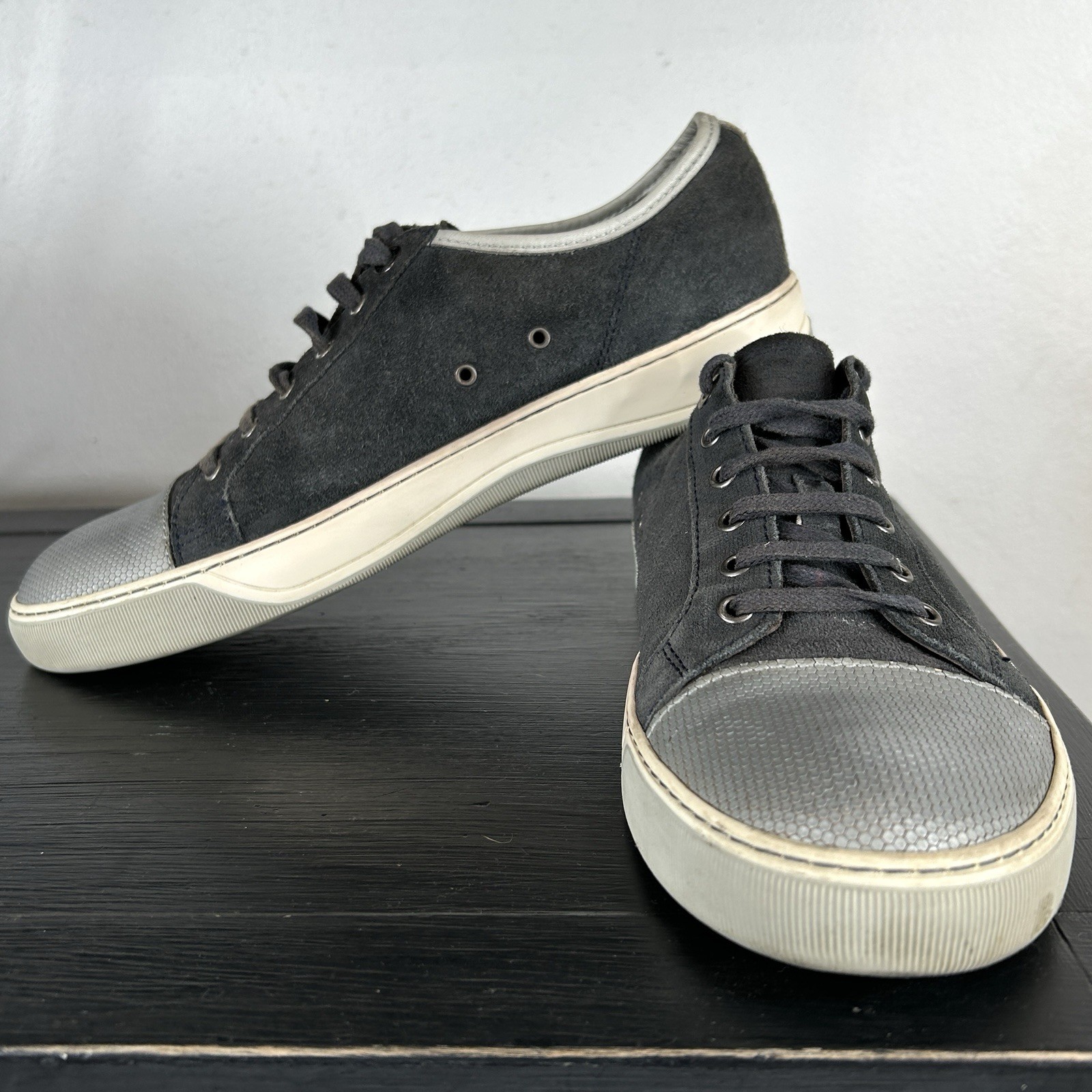 U20162 Lanvin Suede Sneakers Mens 9 Gray Lace Up Low Top DBB2VL1 Designe G2U