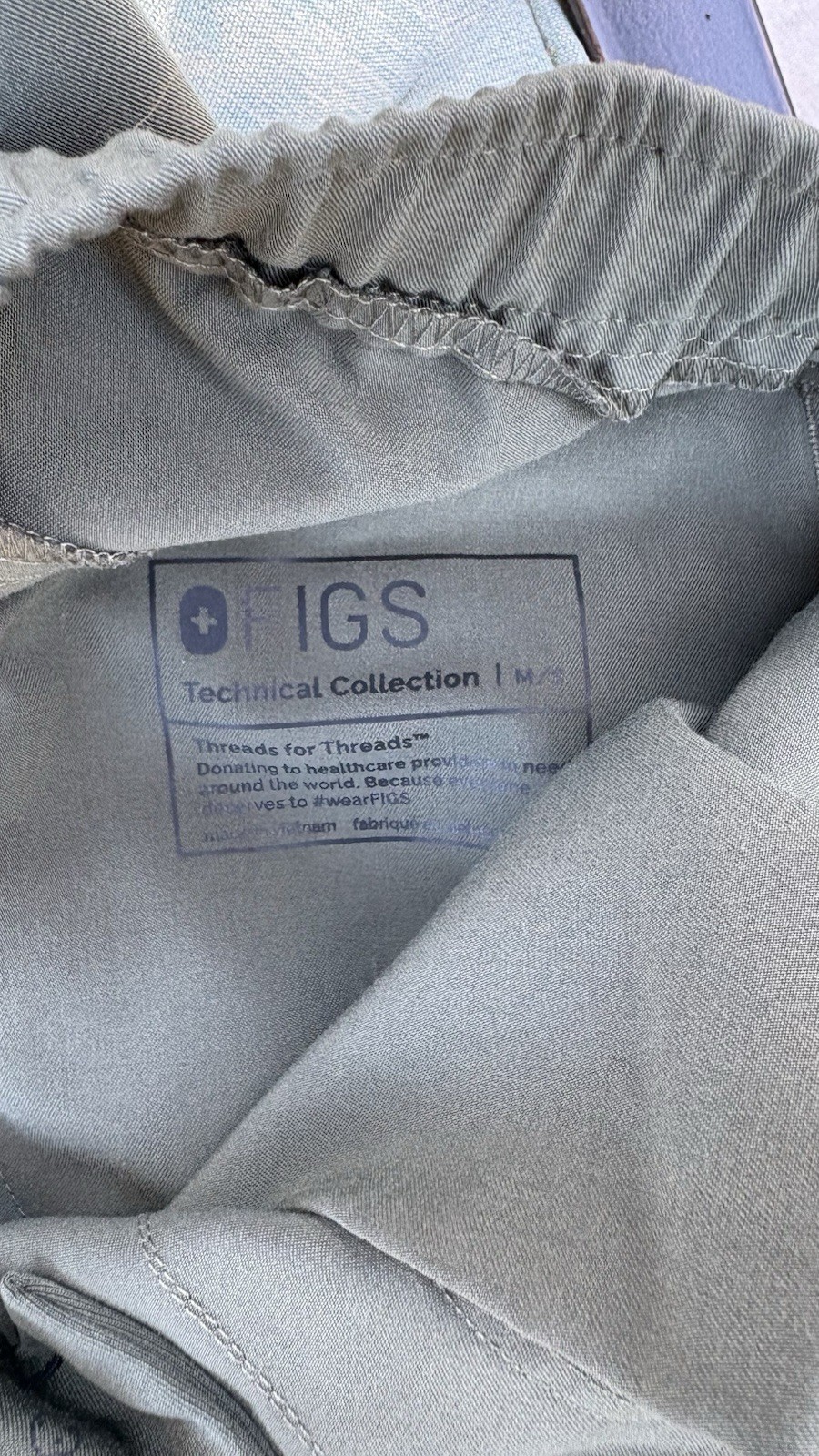 FIGS Technical Collection Women’s Scrub Set Size L Gray Solid Twill Top & Pants