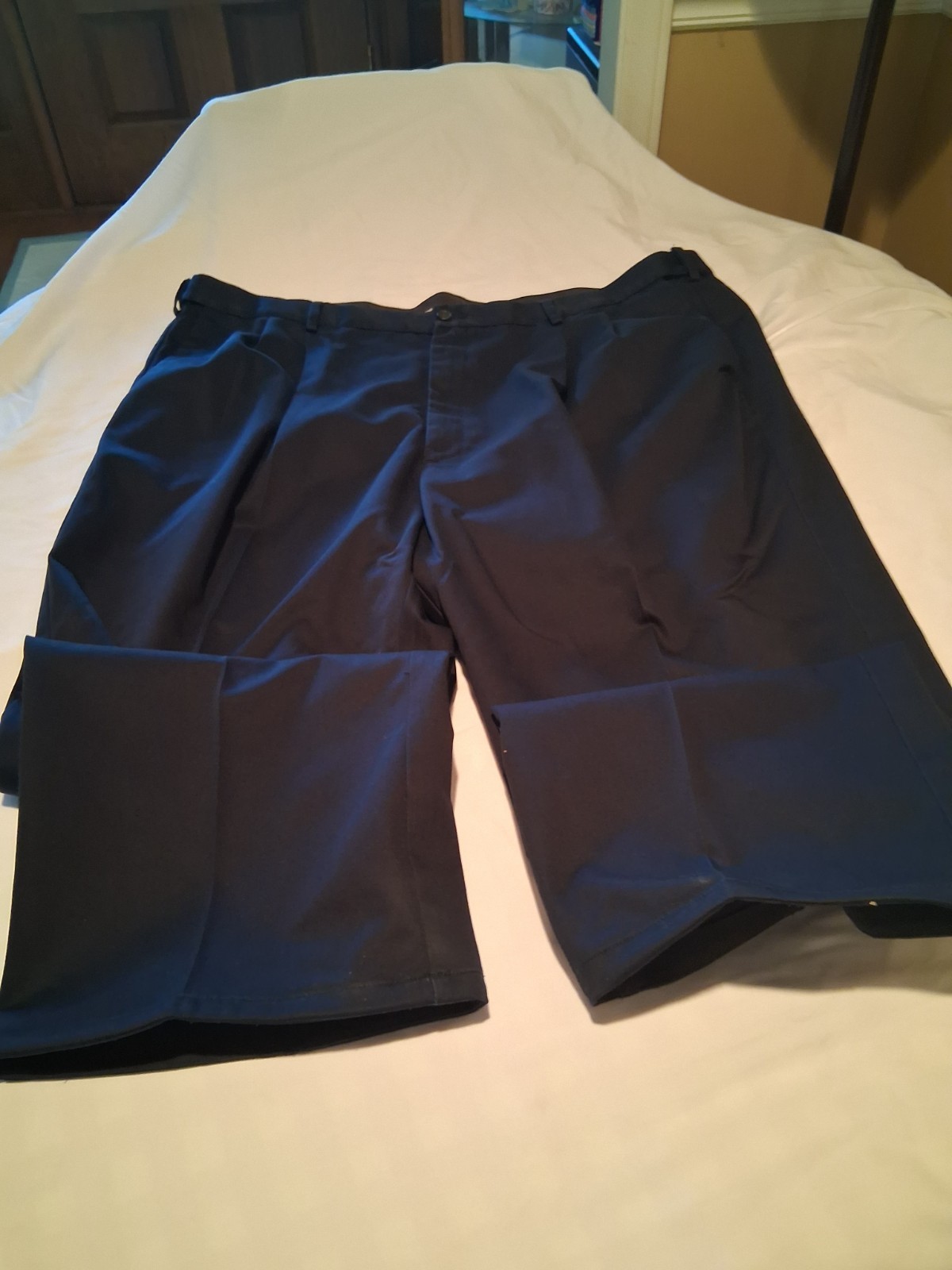 Haggar Pleated Men’s Slacks Adjustable Waistband Size W 46 – L 30 Navy color