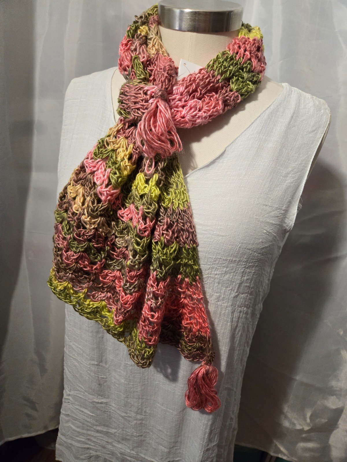 New Handmade Crocheted Soft Lace Triangular Scarf Shawl Sarong Wrap