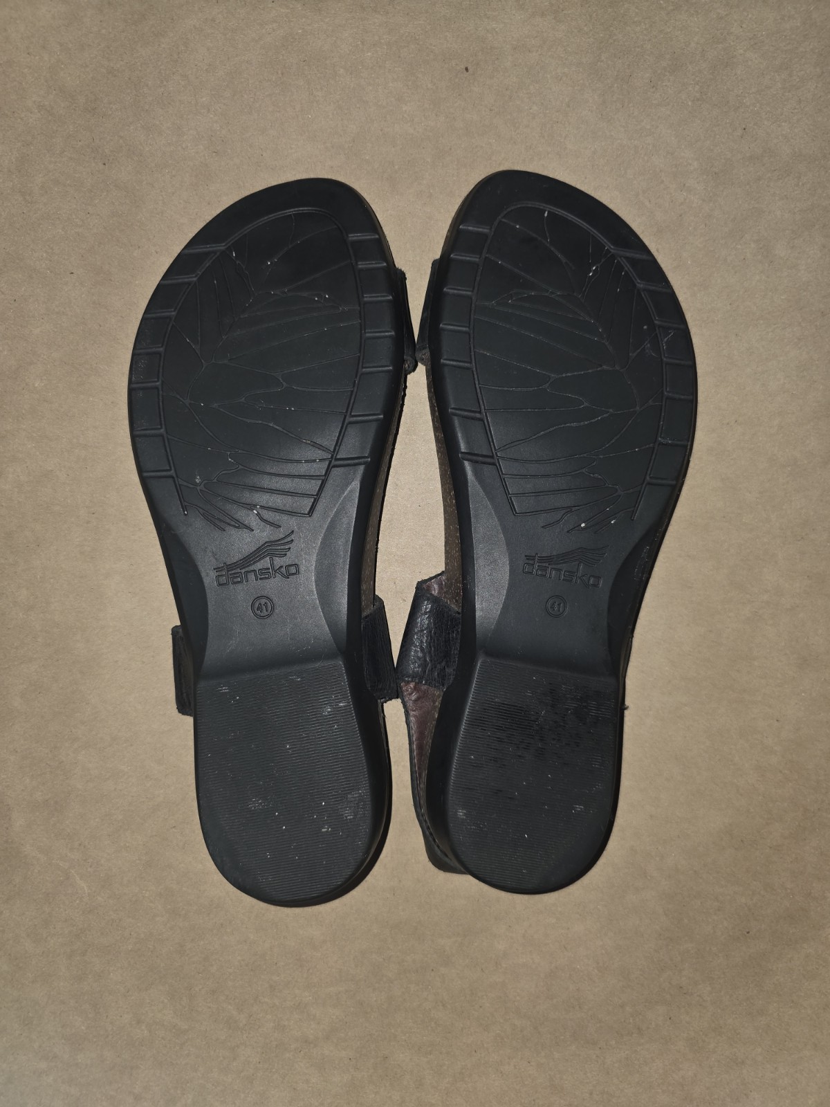 Dansko Womens Reece Sandals Size 41 10.5 Black Leather Toe Loop Slingback Cork
