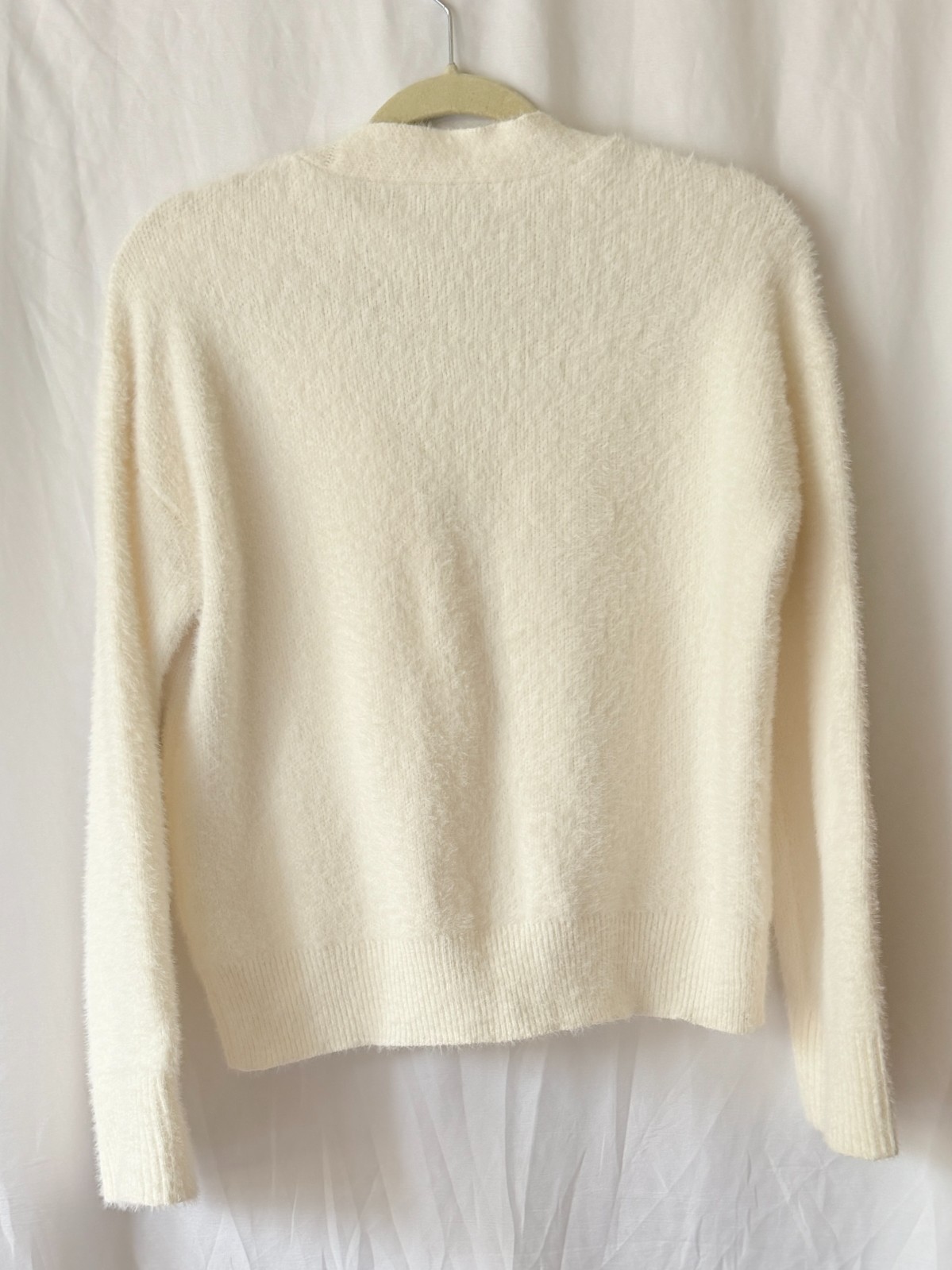 NEW w/o tags Lovely LIZ CLAIBORNE Soft Sweater Rhinestone Buttons – S