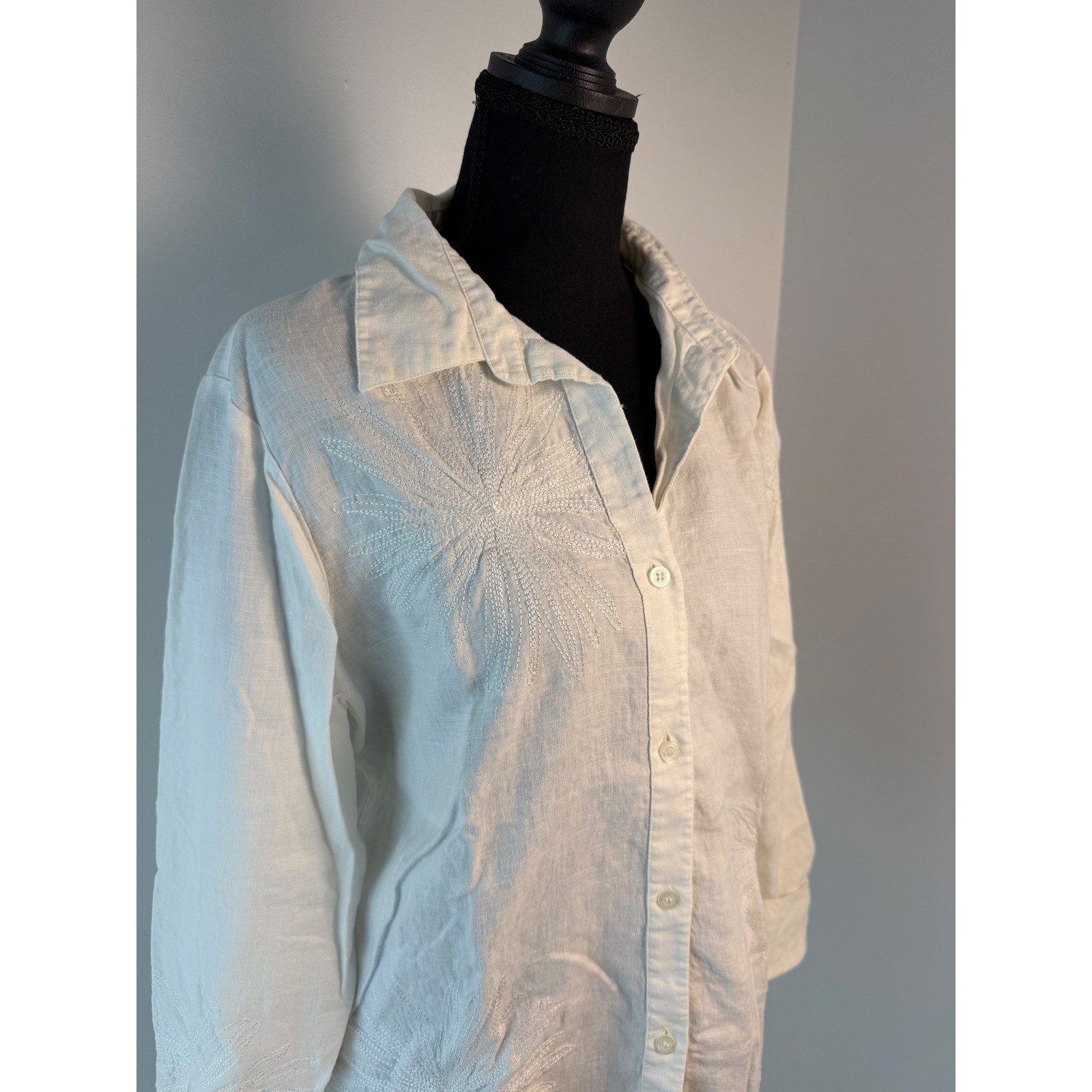 Linen Embroidered Button Down Coastal Grandma Quiet Luxury Vacation Old Money L