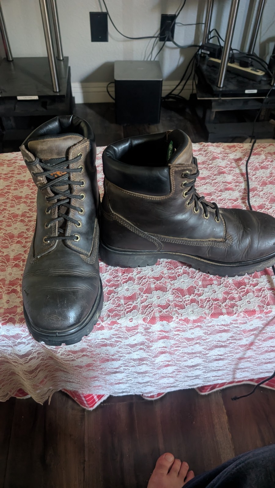 Timberland Men’s Dark Brown Work And Hiking Leather Boots Waterproof 9.5