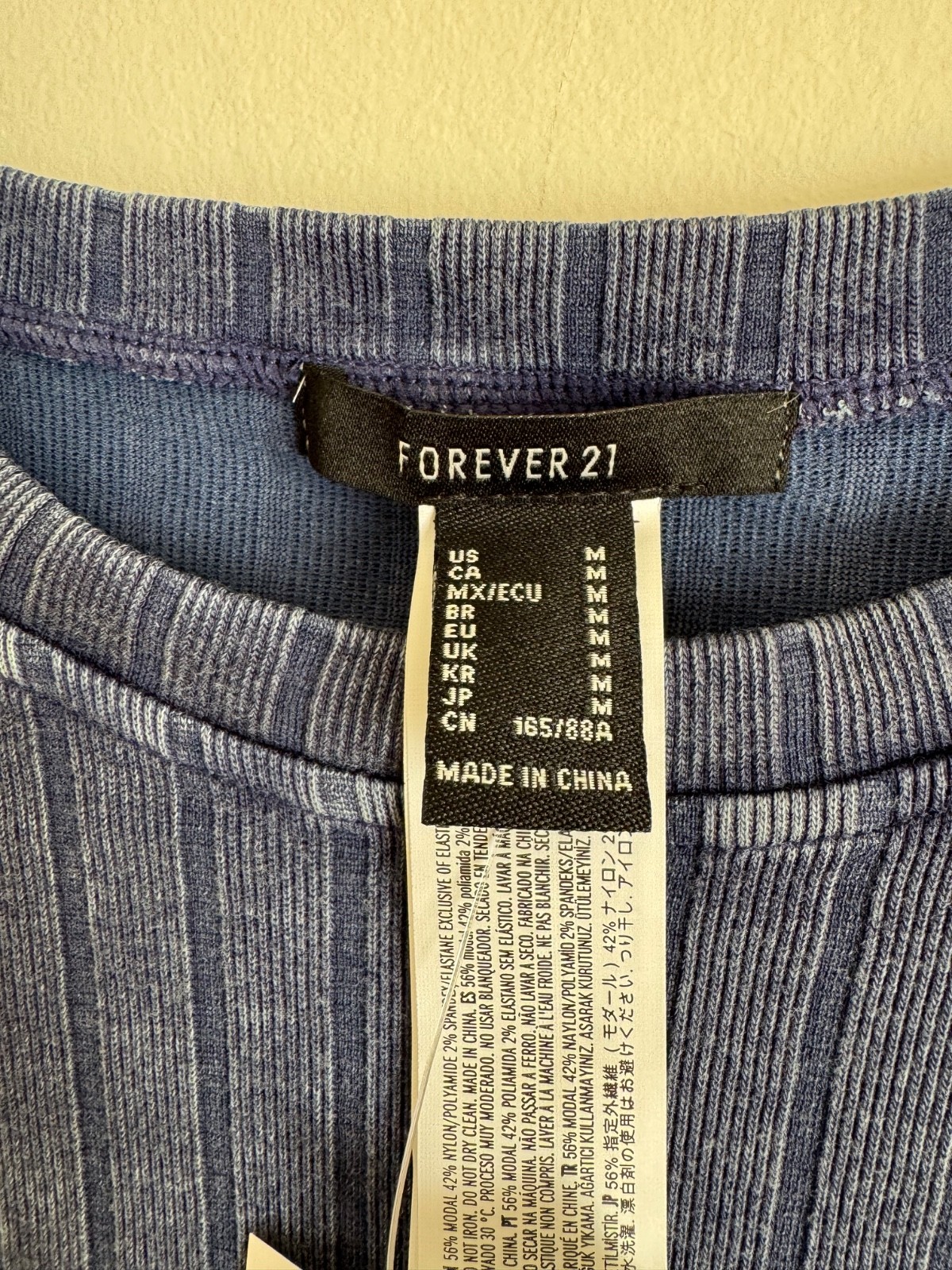 NWT Junior’s Forever 21 Cropped T-Shirt Top Blouse-Medium