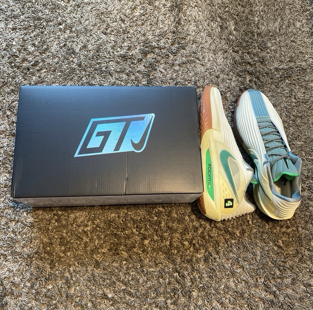Nike Air Zoom G.T. Cut 3 Turbo LE Low Top Lace-Up Green