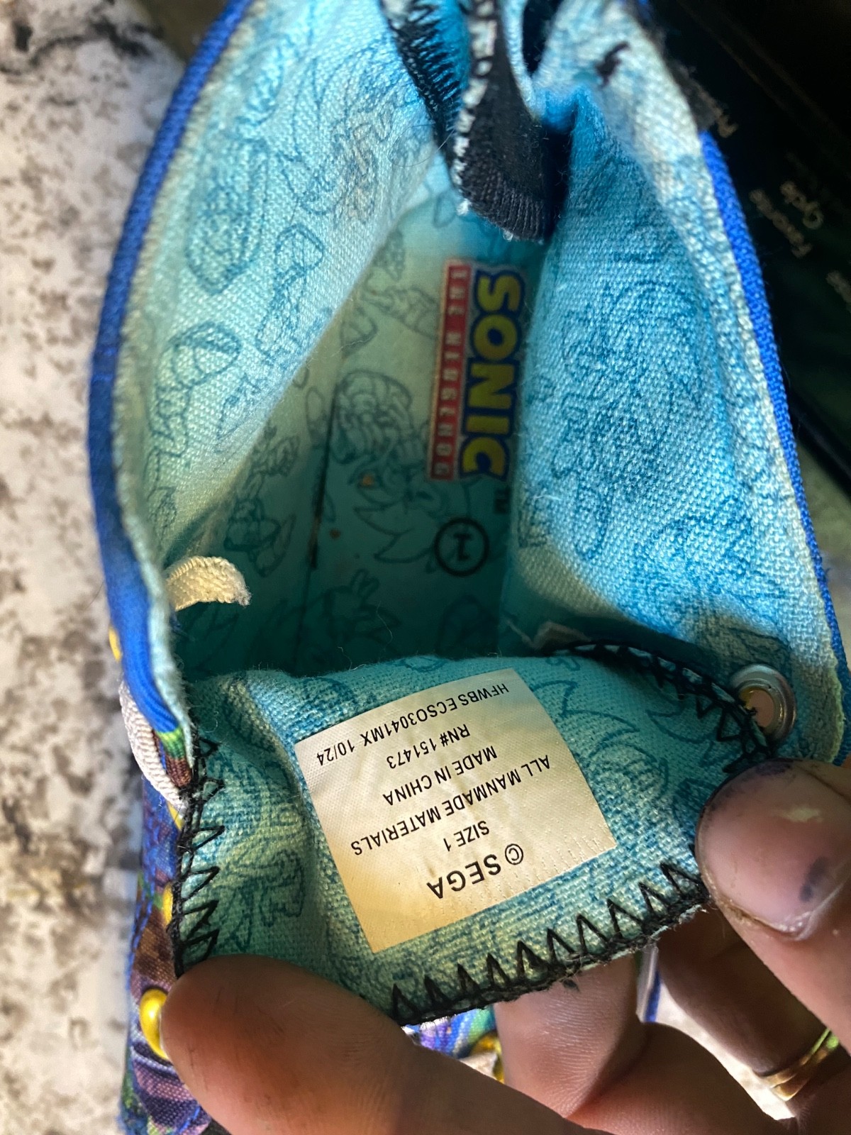 sonic the hedgehog size 1 shoes