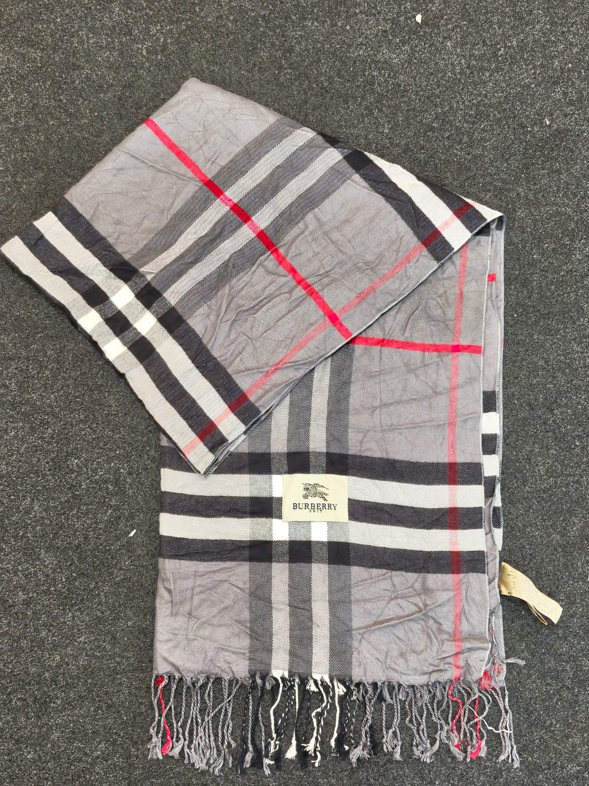 Burberry Brit Scarf Shawl Wrap 92% Cotton 8% Polyester Made in China 2%