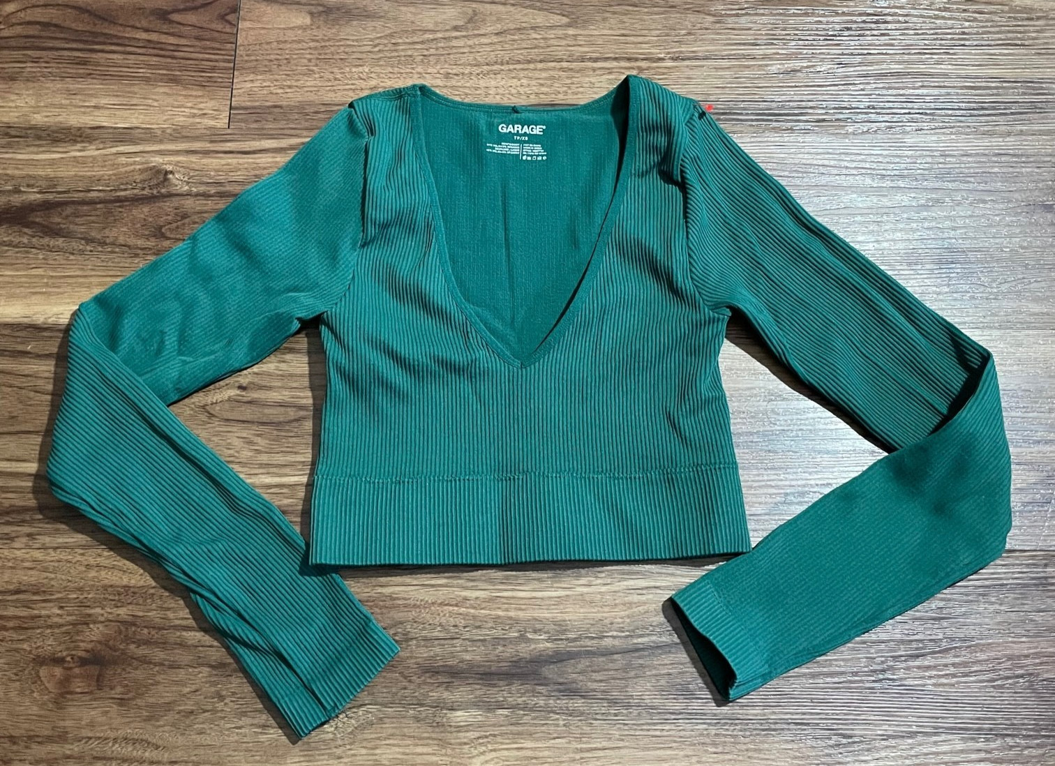 GARAGE Ribbed Deep Plunge V Neck Crop Long Sleeve Top Womens Size XS Green