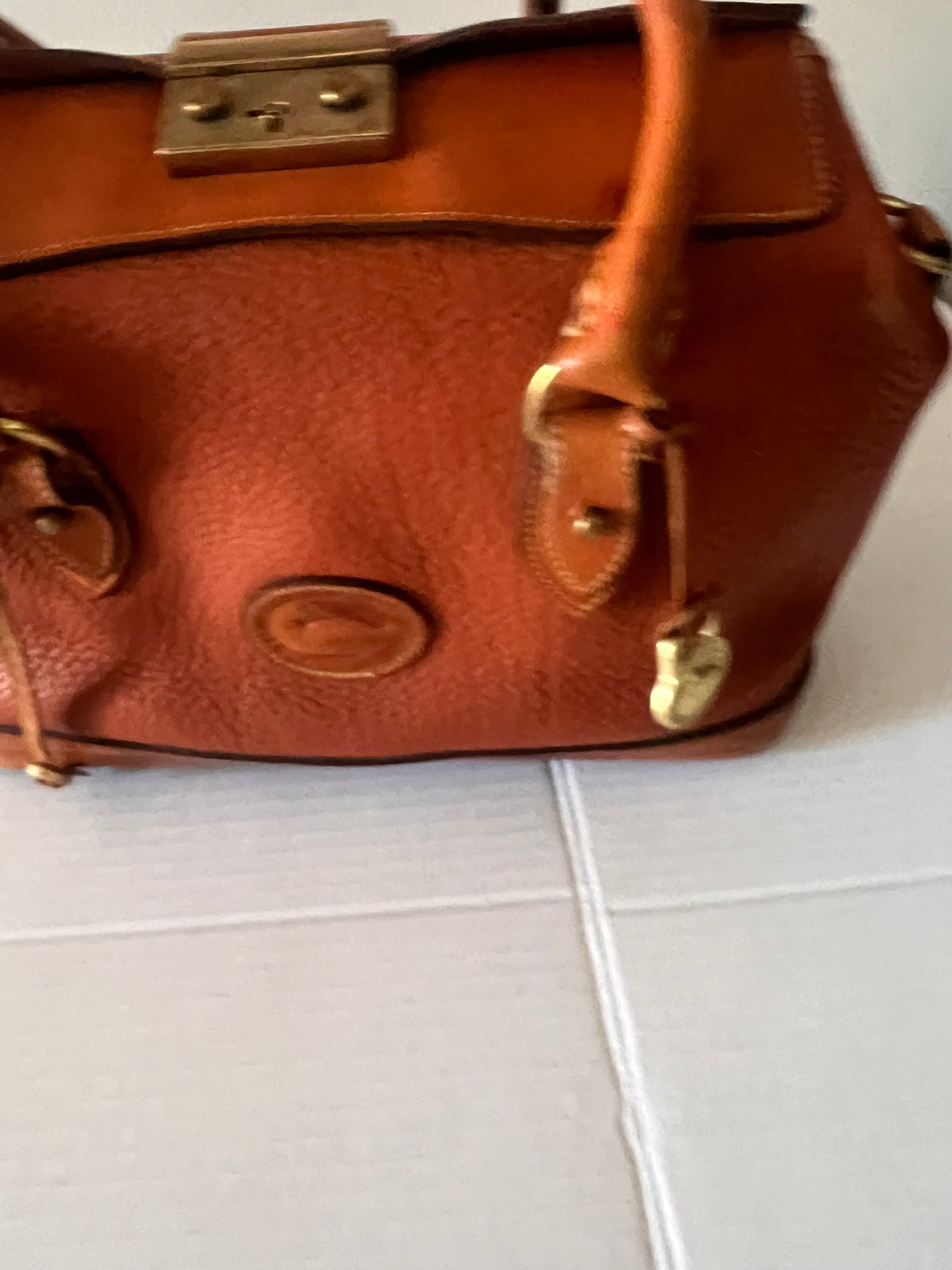 VINTAGE DOONEY & BOURKE PEBBLED LEATHER DOCTOR ALL WEATHER BAG COGNAC