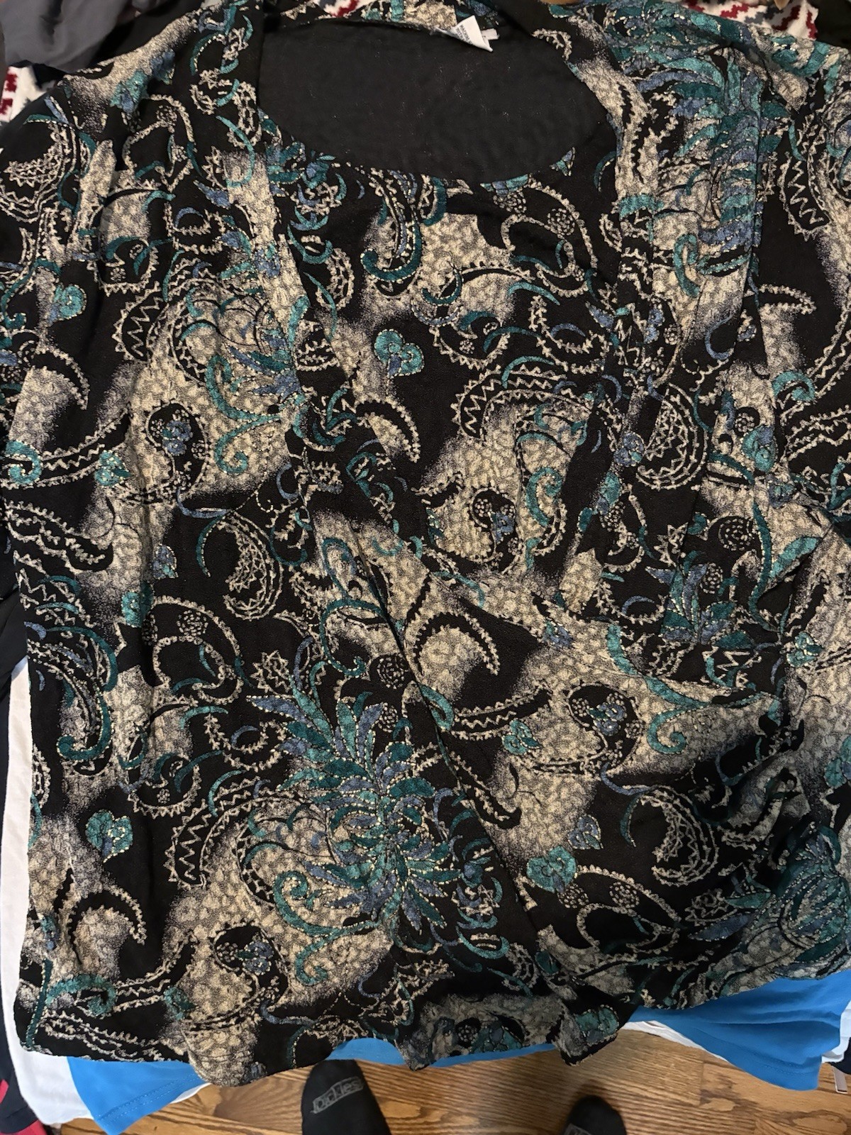 Graff by UM Company Women’s Plus 2X Black Paisley Burnout Velvet Blouse