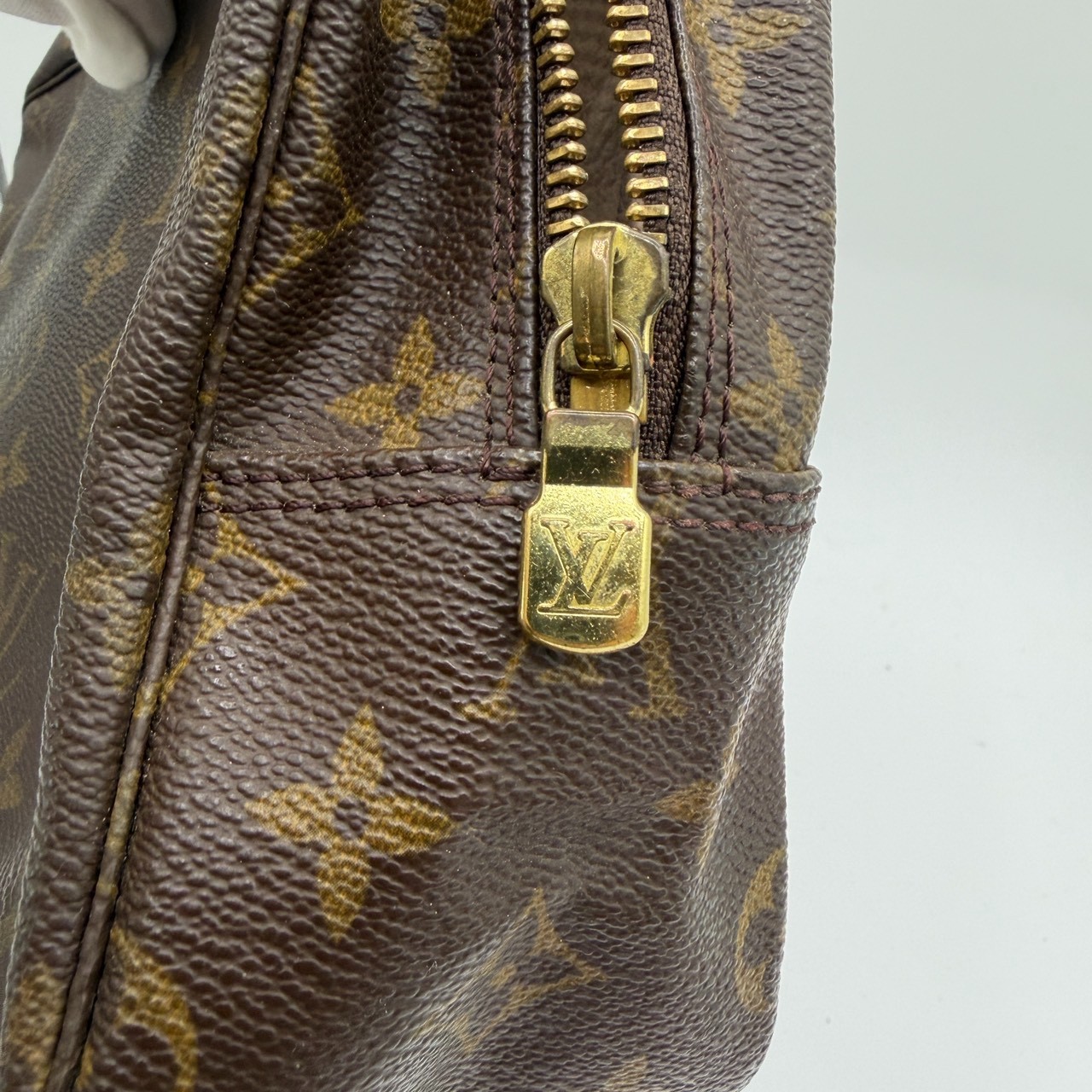 Auth Louis Vuitton Monogram Trousse Toilette 28 M47522 Clutch Bag　（E149）