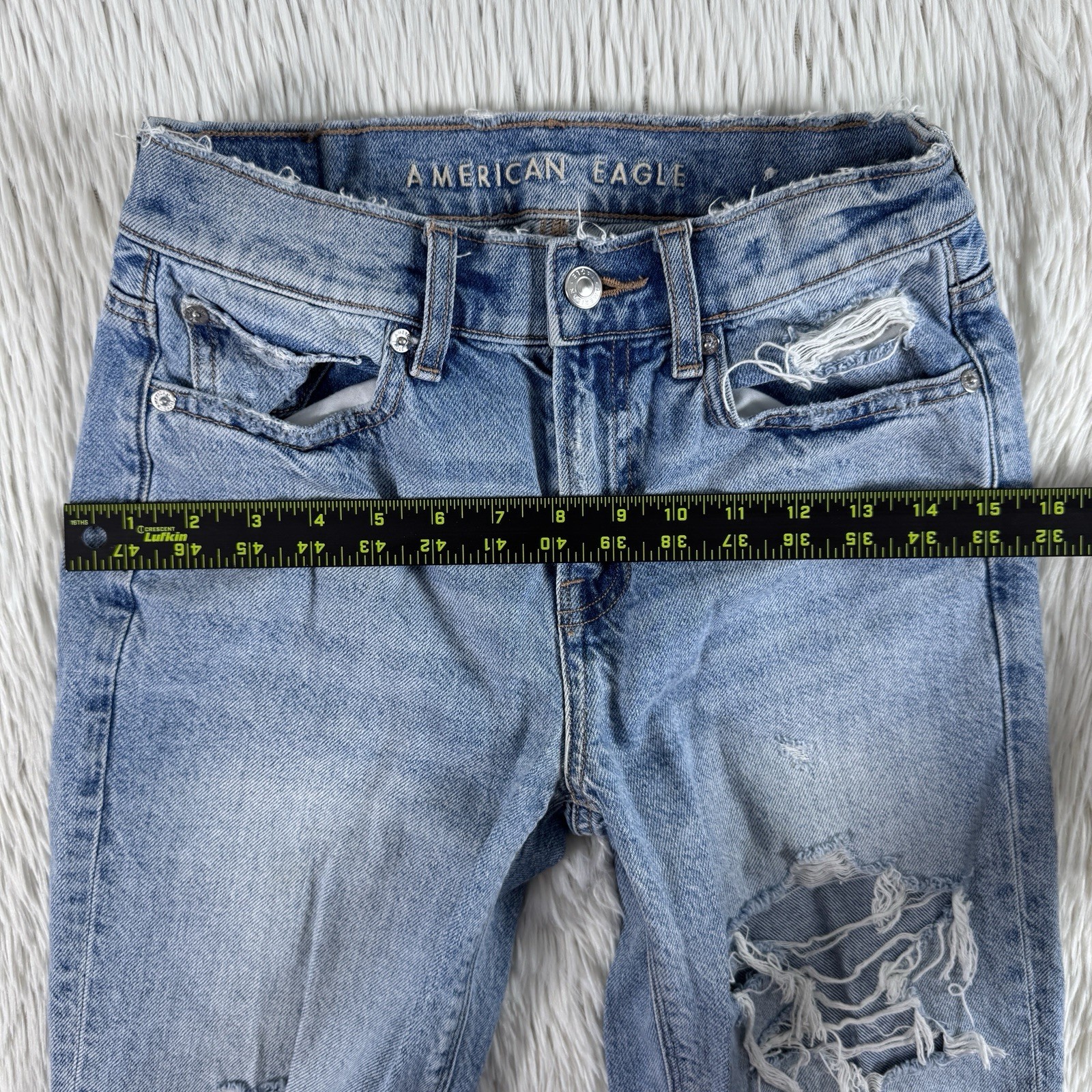American Eagle Light Wash 90’s Distressed Mid-Rise Straight Jeans Women’s 0S