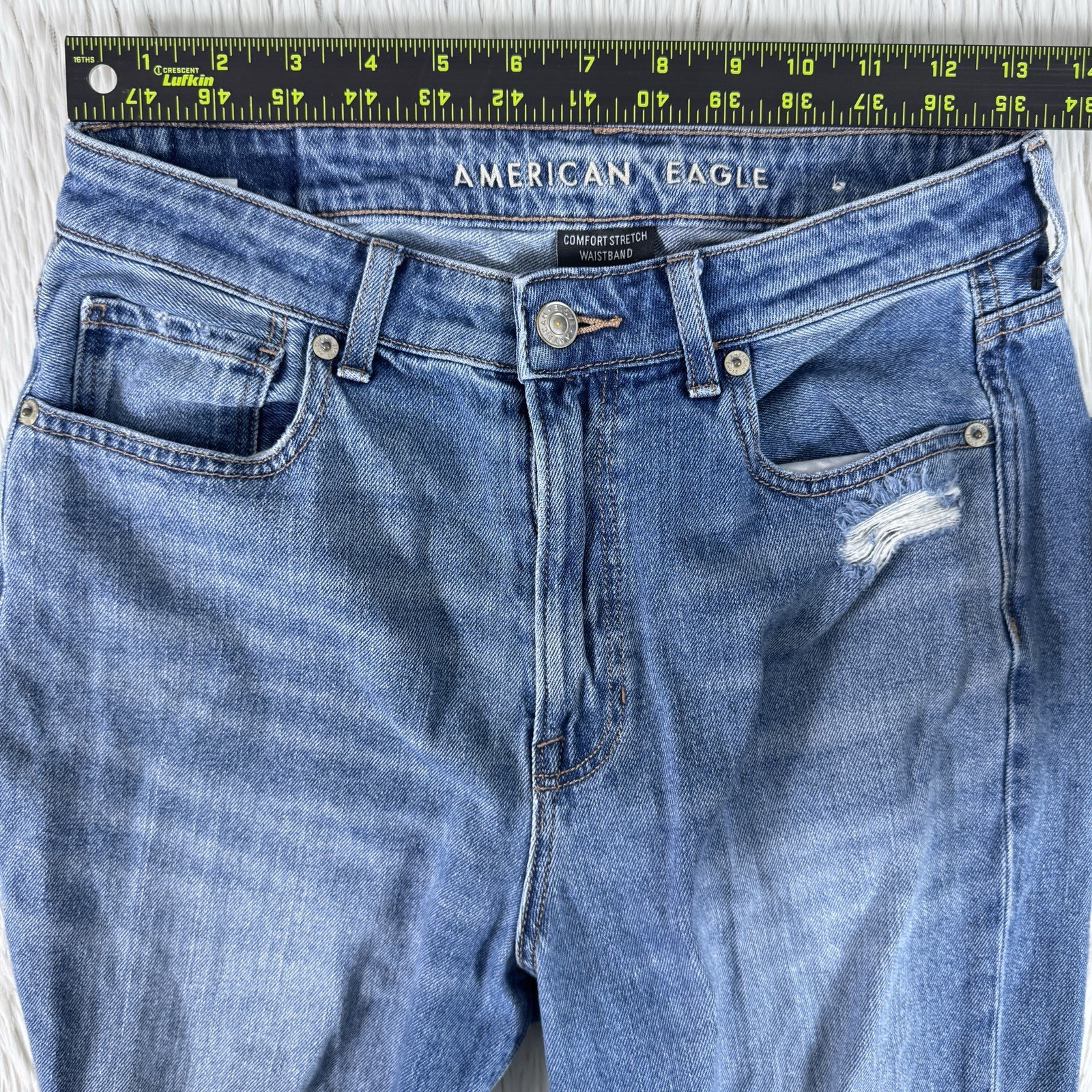American Eagle Medium Wash Distressed High-Rise Mom Denim Jeans Women’s 6R