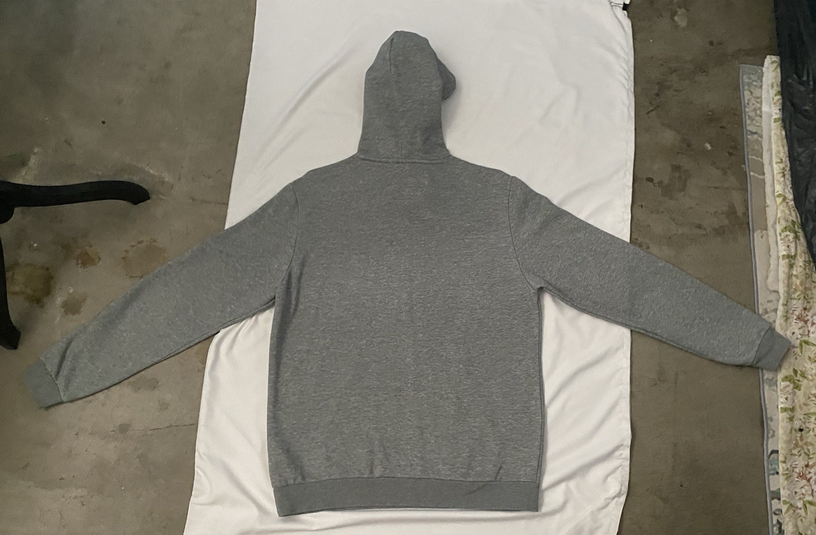 PUMA Men’s Pullover Hoodie Size M Regular Gray Logo Fleece Pockets Drawstring