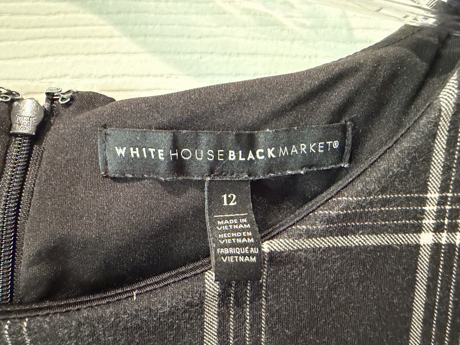 White House Black Market Sleeveless Top With Faux Latch Black & White Sz 12