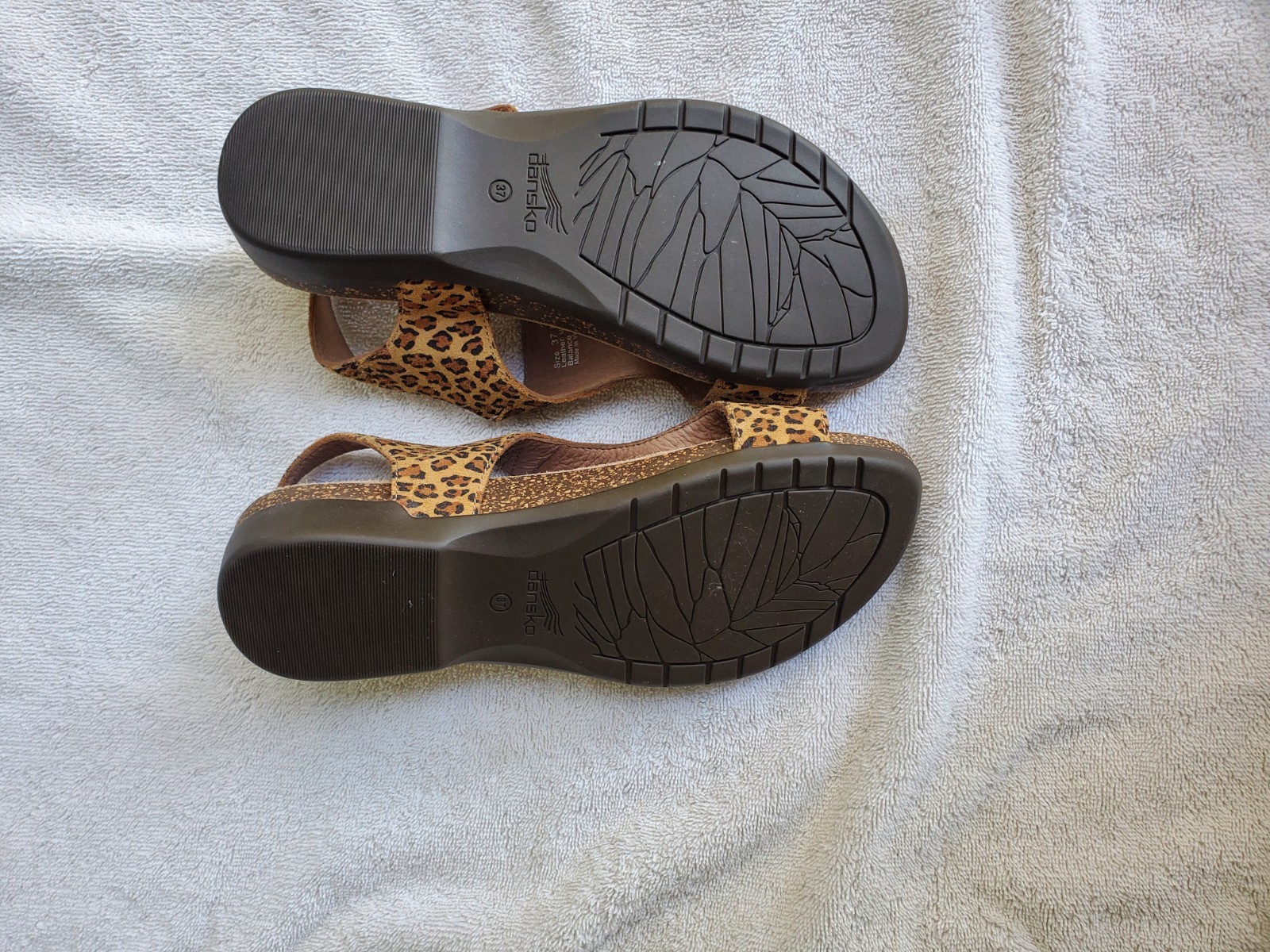 Dansko Reece Sandals 38 NWOB