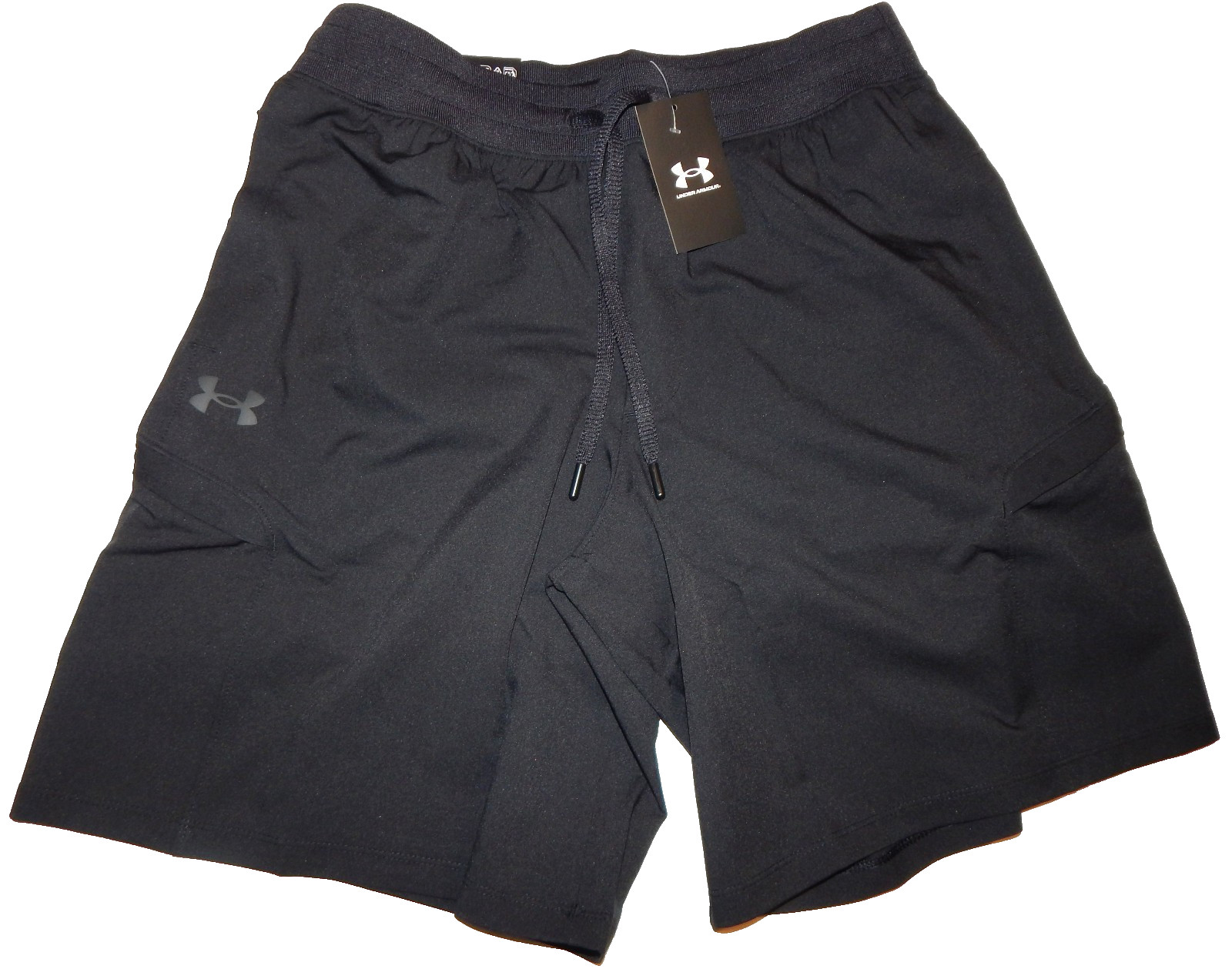 Under Armour Sportswear Men’s Woven Cargo Shorts Size L 1388018-001 Black