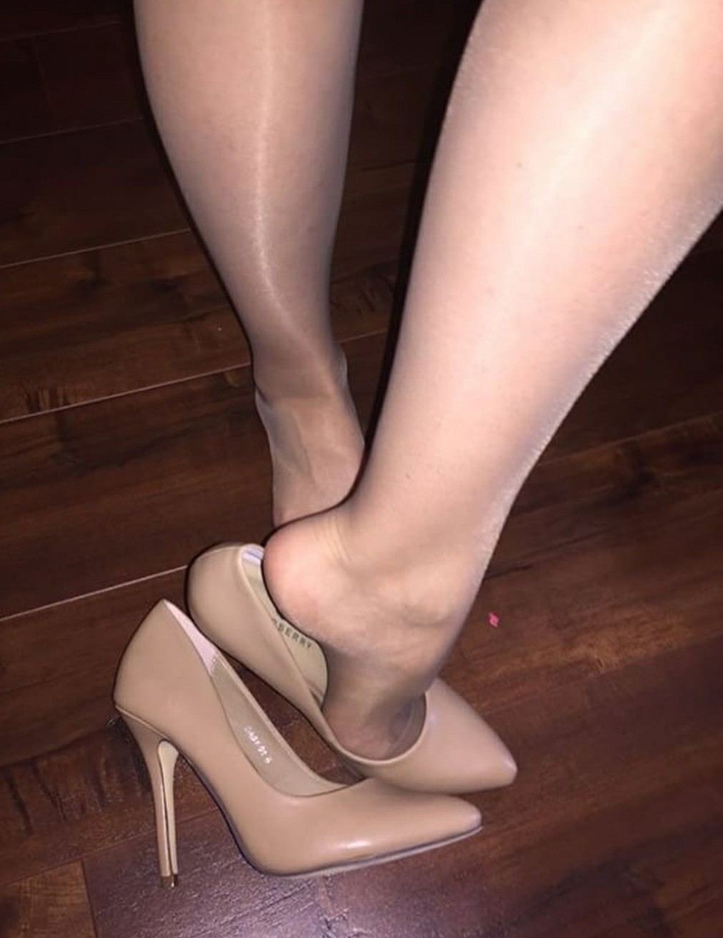 NO NONSENSE SHEER TO WAIST 20 DENIER PANTYHOSE TIGHTS SZ: C PLUS/ NUDE