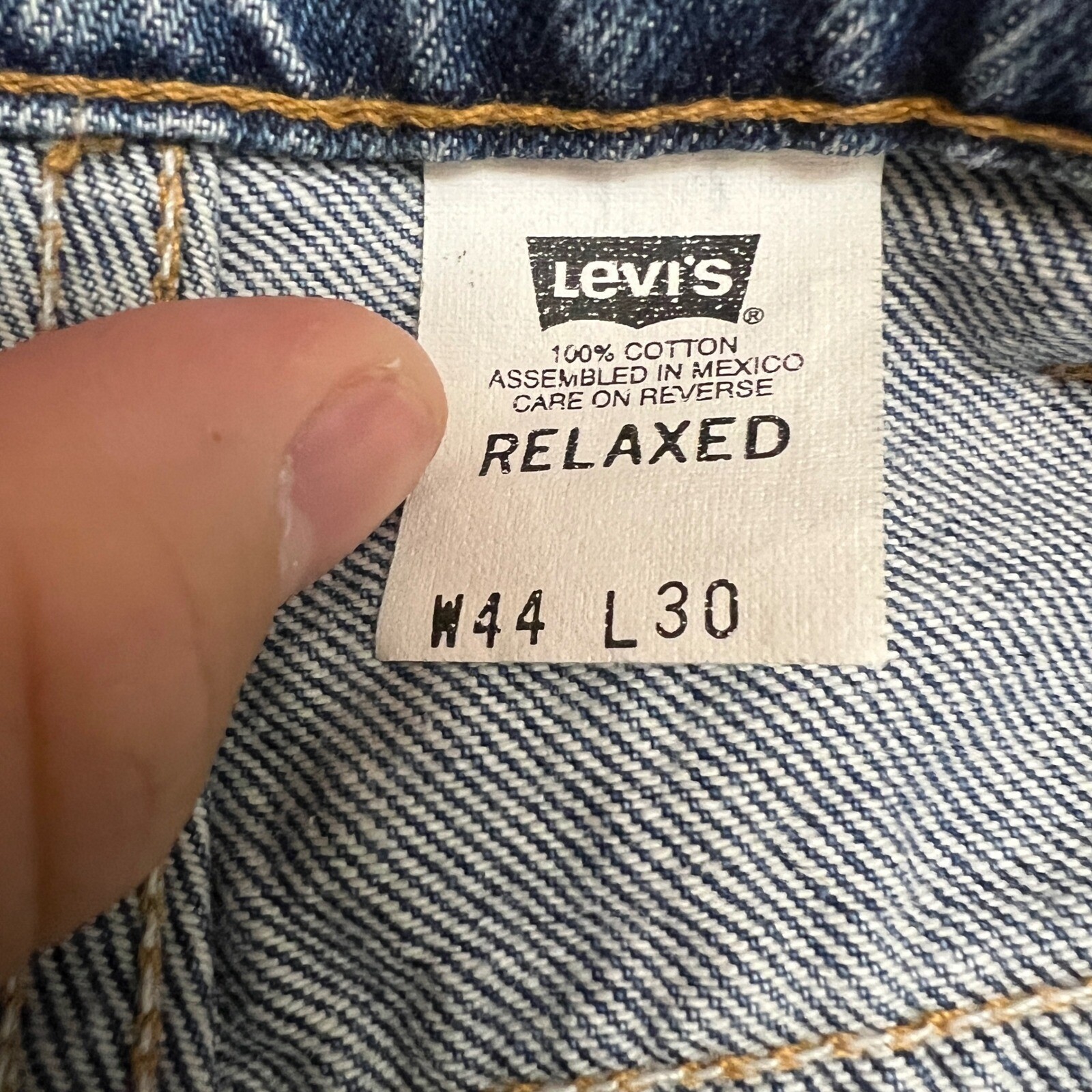 Levi 540 Jeans Mens 44×30 Blue Excellent Relaxed Fit Straight Leg Denim