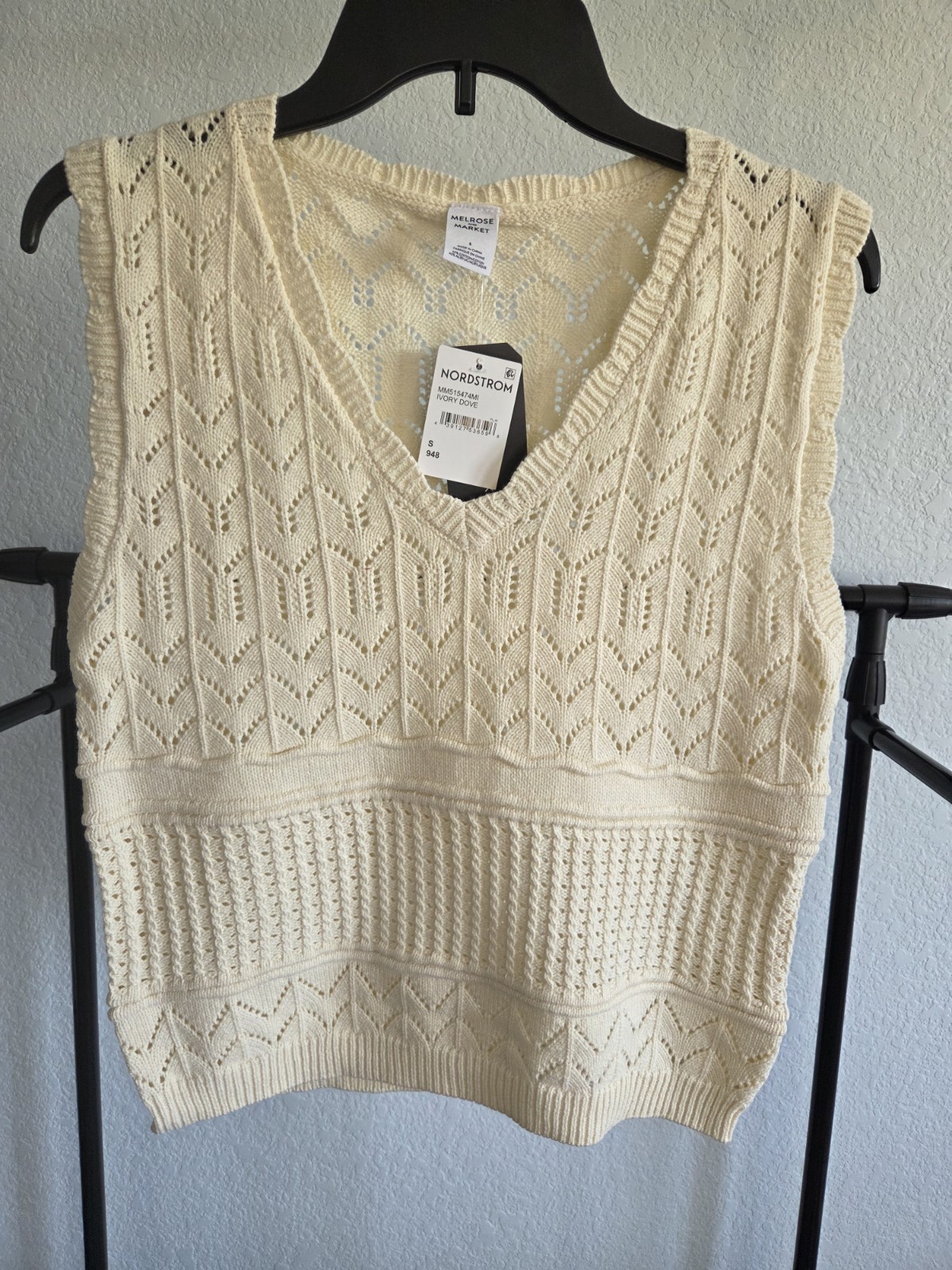 Melrose and Market Open-Knit Sweater Vest Ivory V-Neck Sleeveless Women S