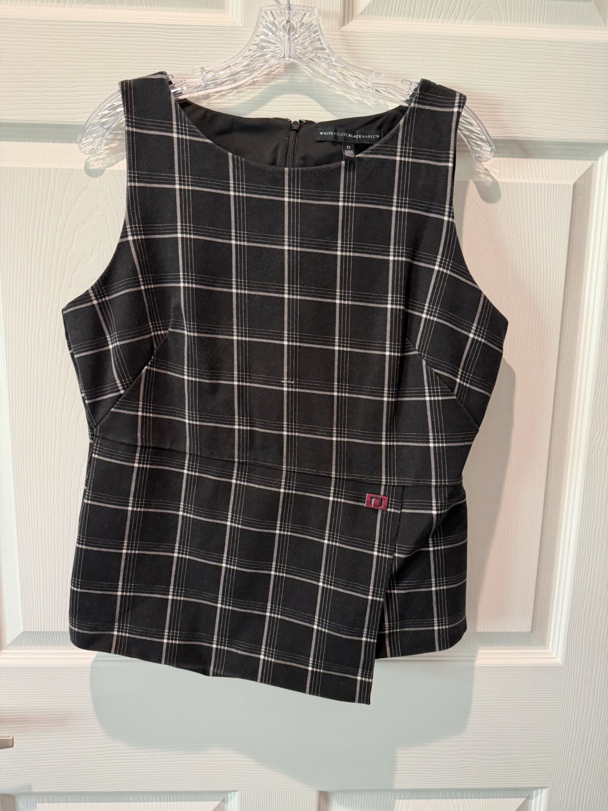 White House Black Market Sleeveless Top With Faux Latch Black & White Sz 12
