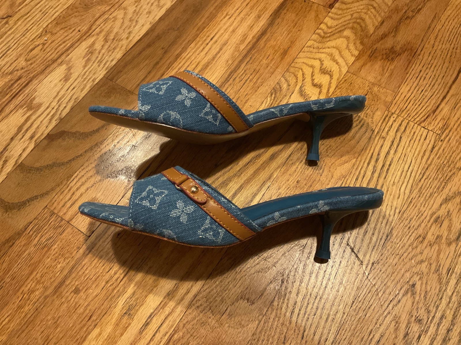 louis vuitton womens pump size 8 you can Style them with any dress