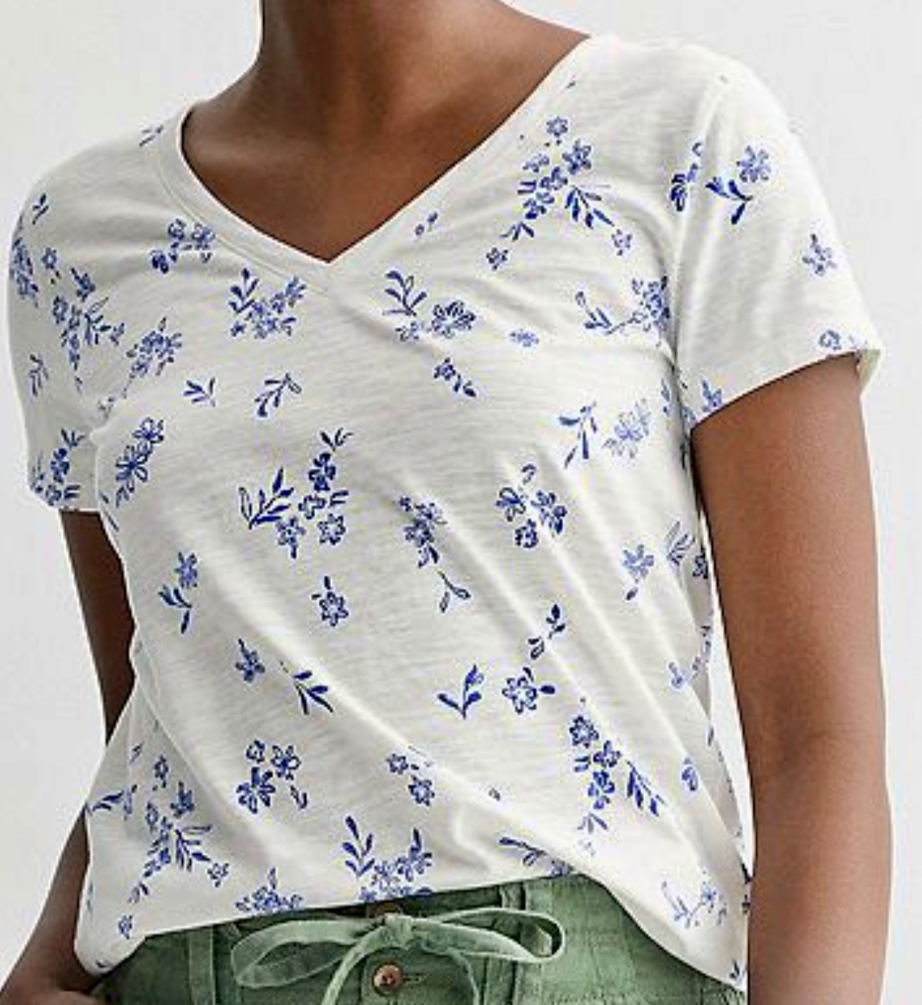 SONOMA Women’s V-Neck Tee Top Shirt Sz XL – Blue Floral Toss – New