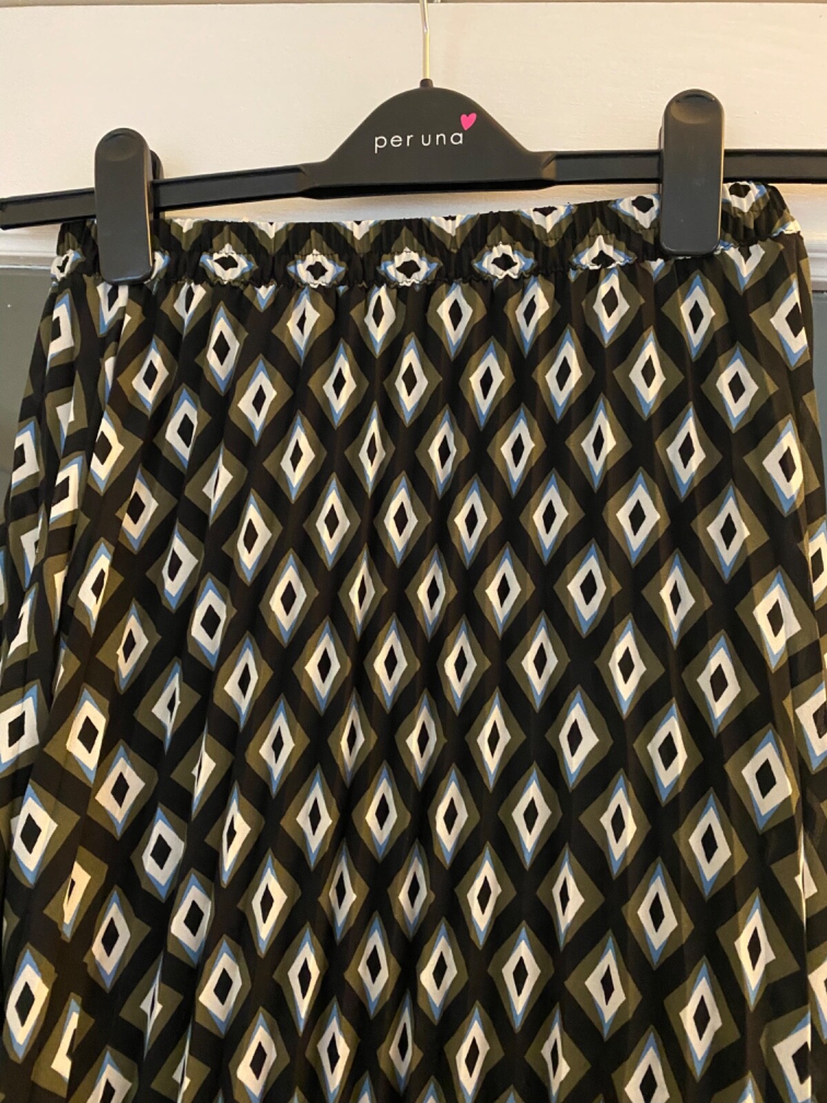BRAND NEW ONLY BLACK BLUE GREEN WHITE PLEATED ELASTICATED WAIST SKIRT SZ 36 (8)!