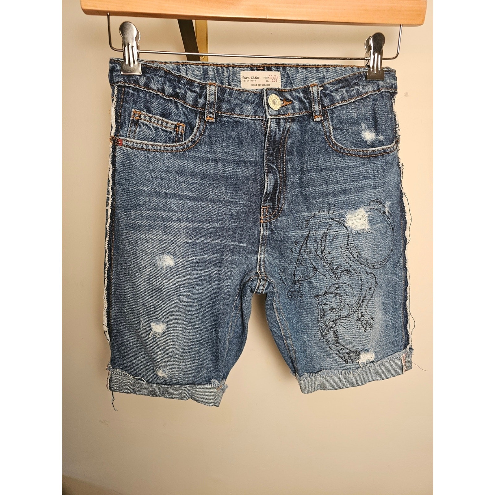 Zara Collection Morocco – Embroidered Panyhet Distressed Denim Shorts