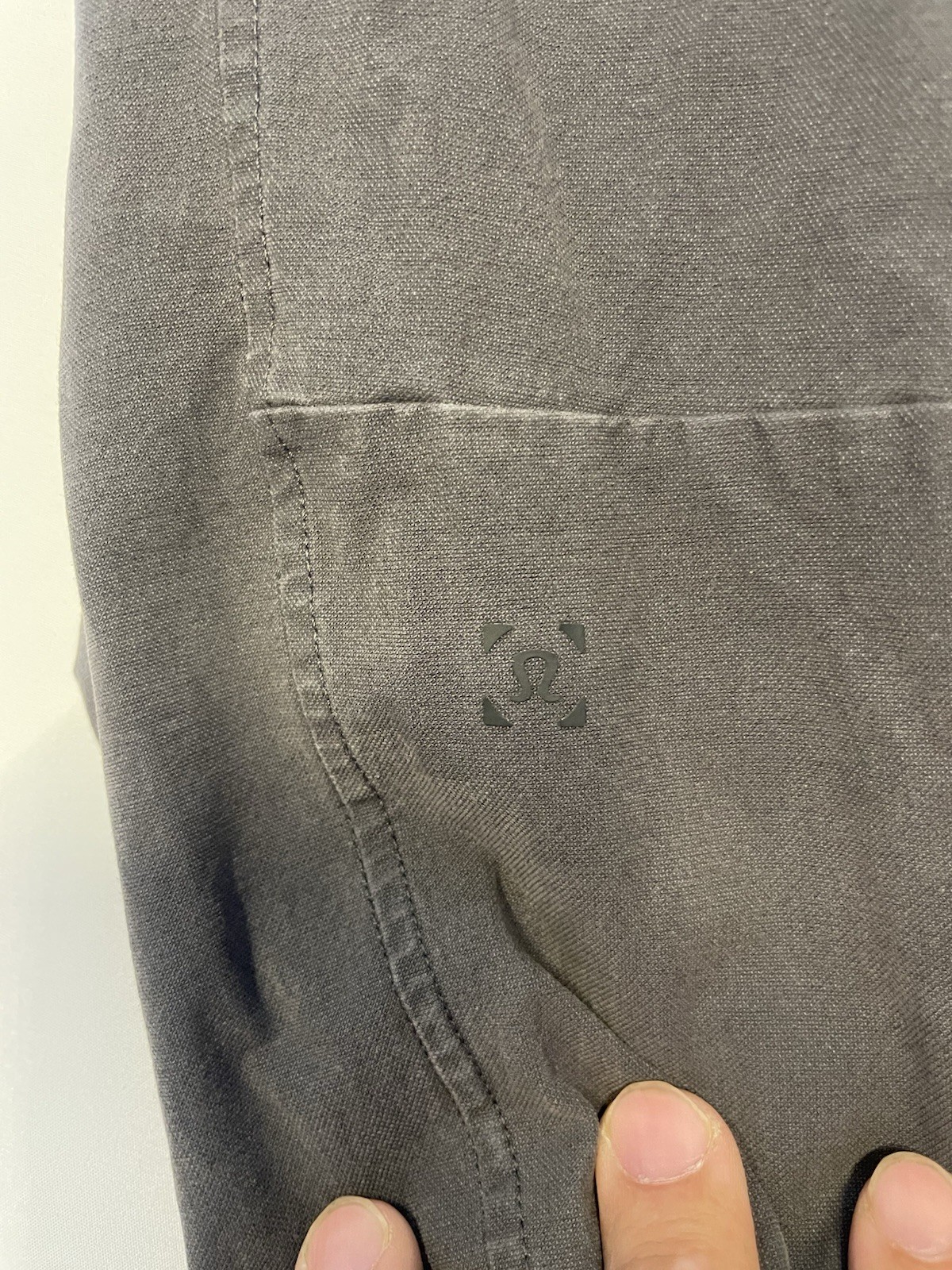 M Men’s Gray Jogger Pants M 30″ Waist Polyester Blend Drawstring Pockets