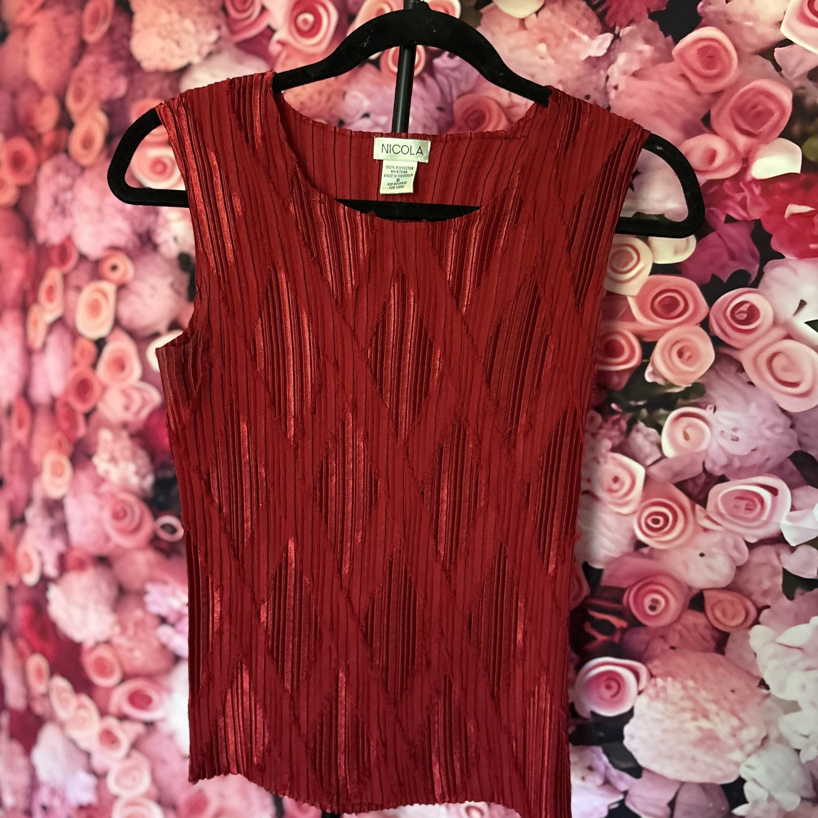 Vintage Nicola Red Sleeveless Top Womens Small Textured Pleated Stretch Blouse