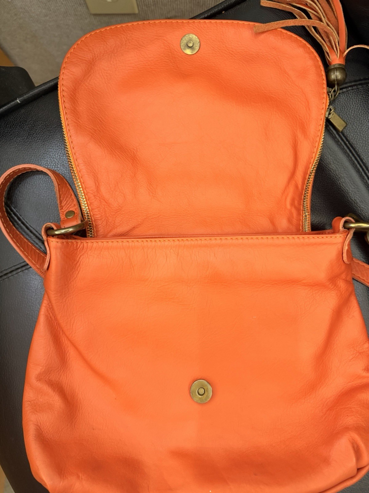 Vintage Vera Pelle