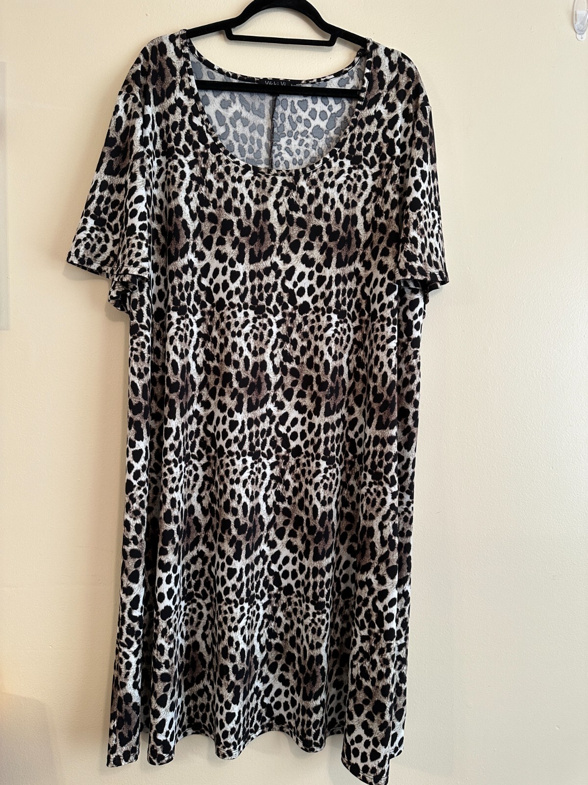 Vikki Vi Dress Silky Jersey Cover-up Women’s Plus 4X Short Sleeves Leopard Print