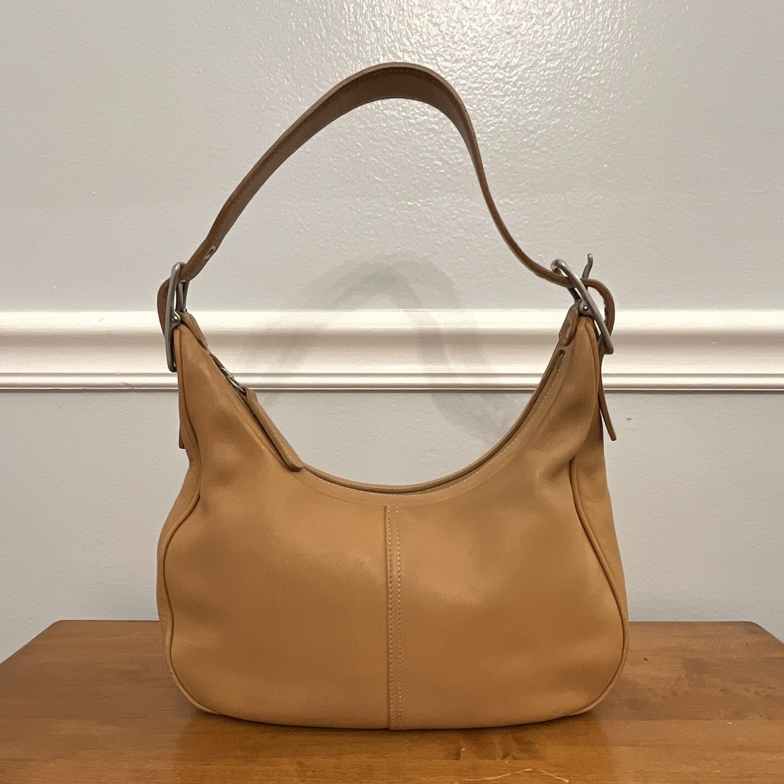 Vintage COACH Women’s Tan Zoe Hobo Shoulder Bag 9342 Silver Hardware