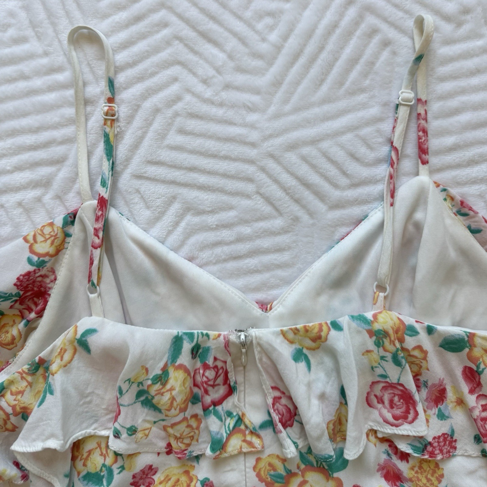 Flying Tomato White Floral V-Neck Ruffle Maxi Dress M