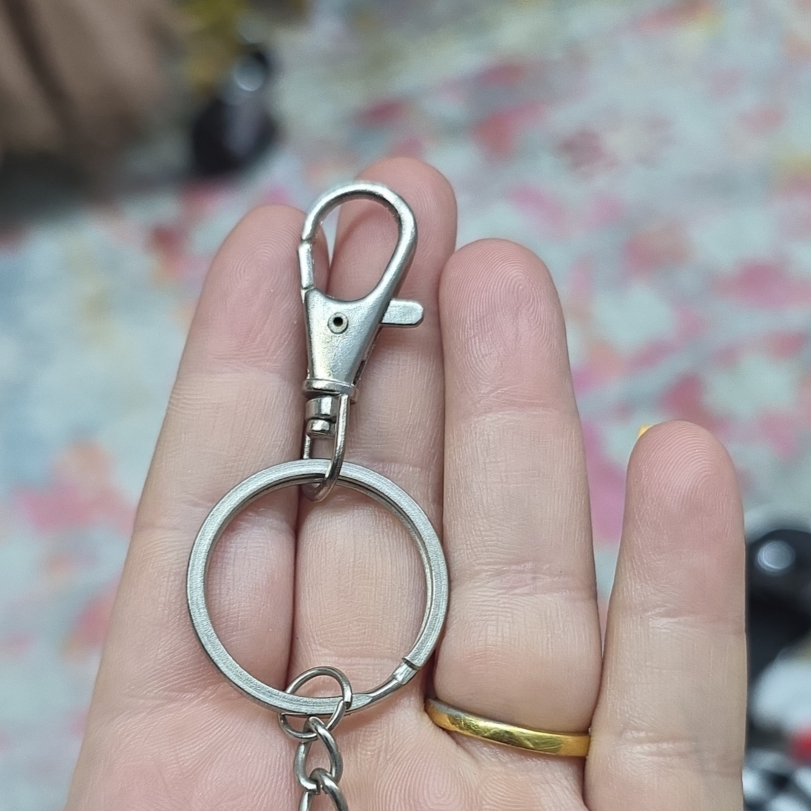 Silver Glitter Mustache Keychain w/ Fob Clip Flash My Stache GUC