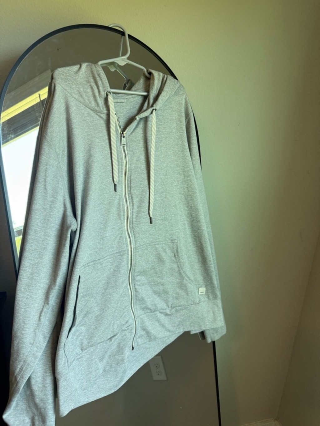 Vuori gray Zip Up