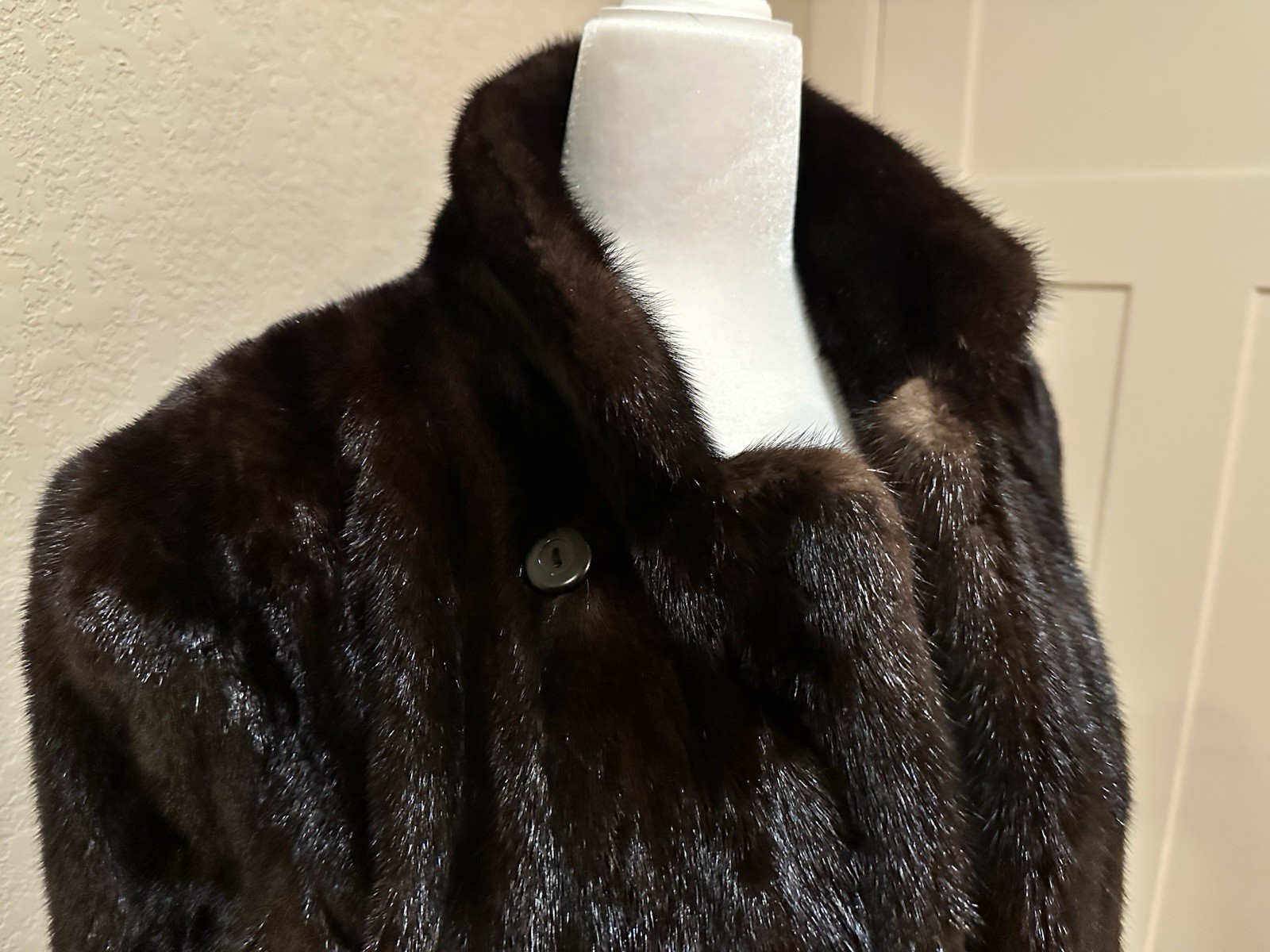 Oscar de la Renta Women’s Brown Mink Fur Long Coat Lined Button Collared Sz L